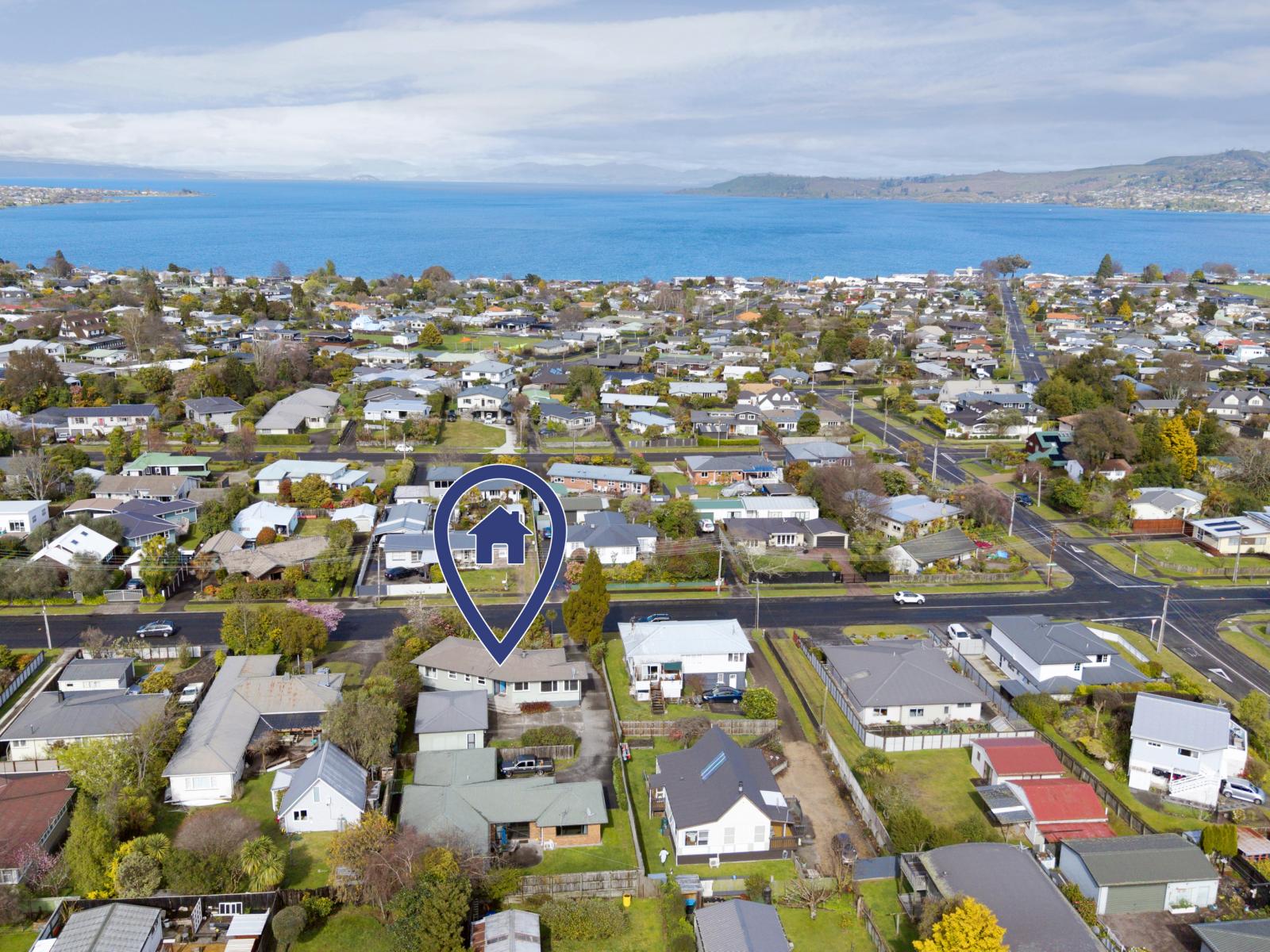 Unit 2, 208 Tamamutu Street, Taupo