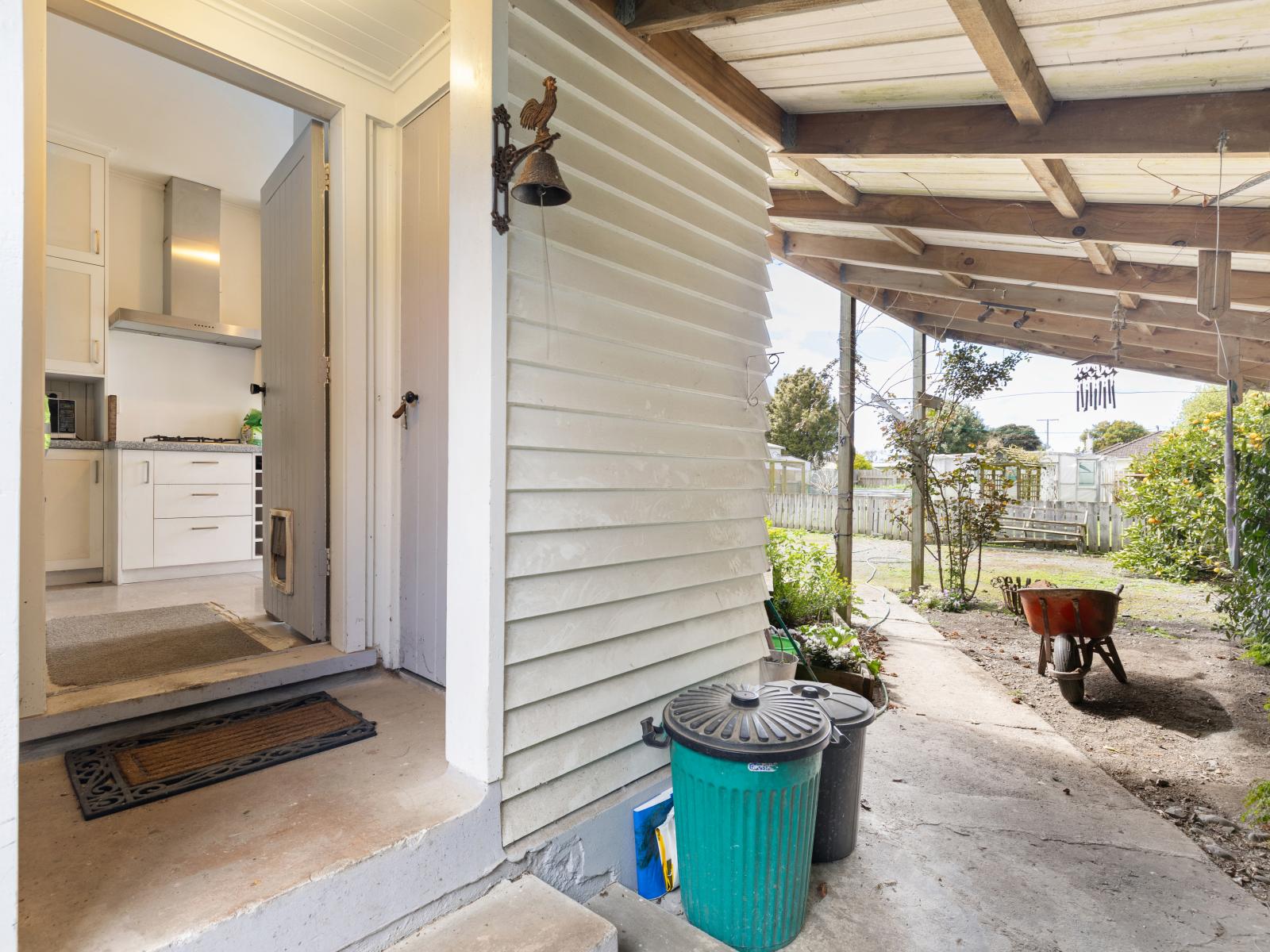 17 Robert Street, Marton