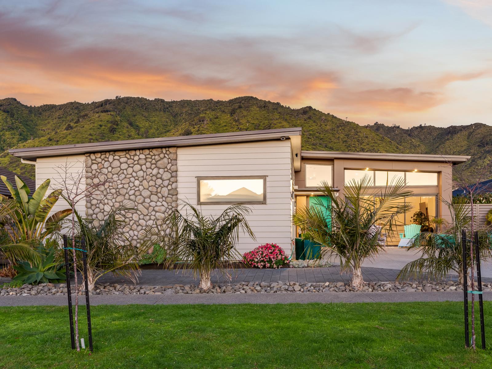 80 Waipunahau Road, Waikanae
