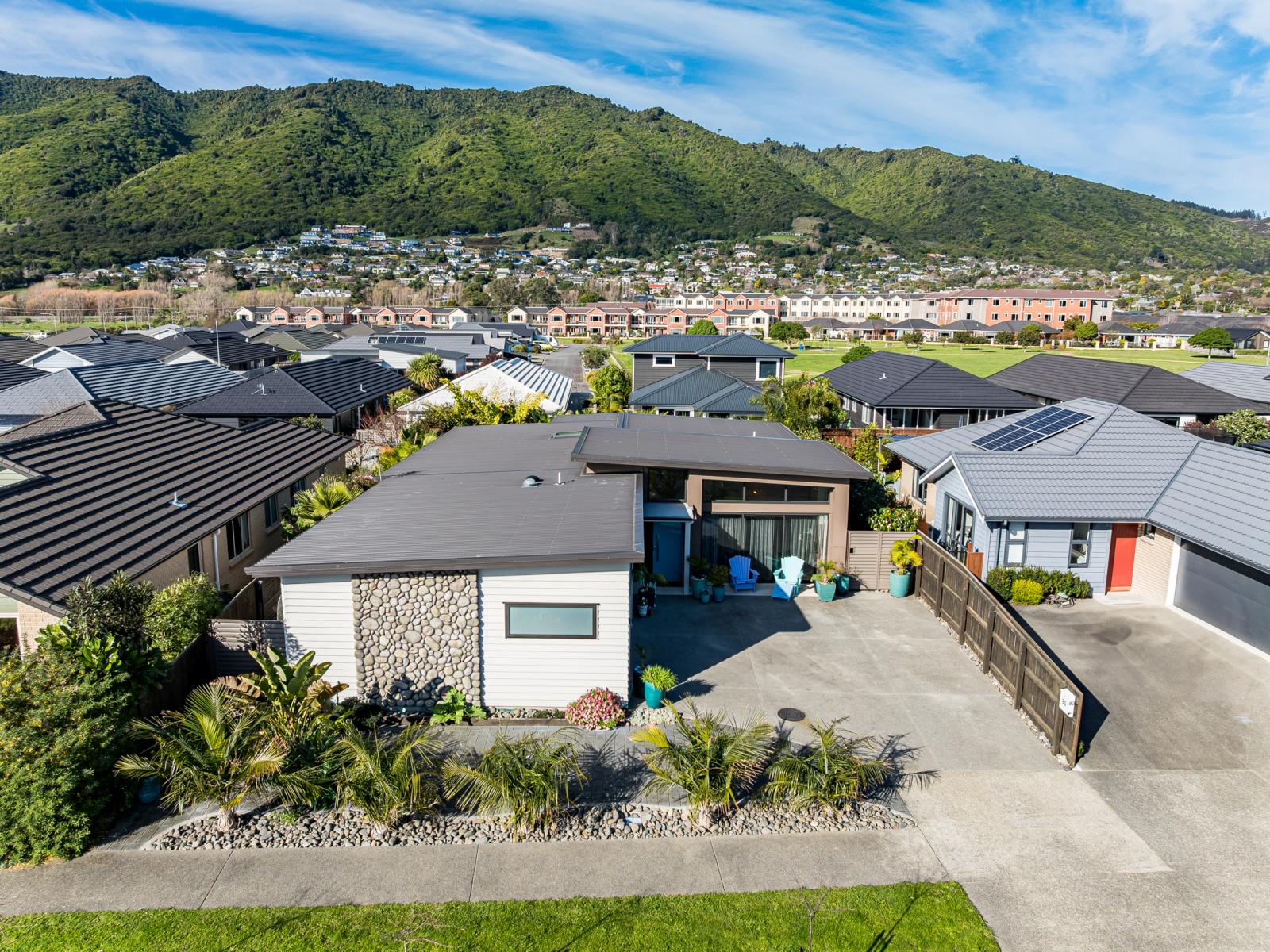 80 Waipunahau Road, Waikanae
