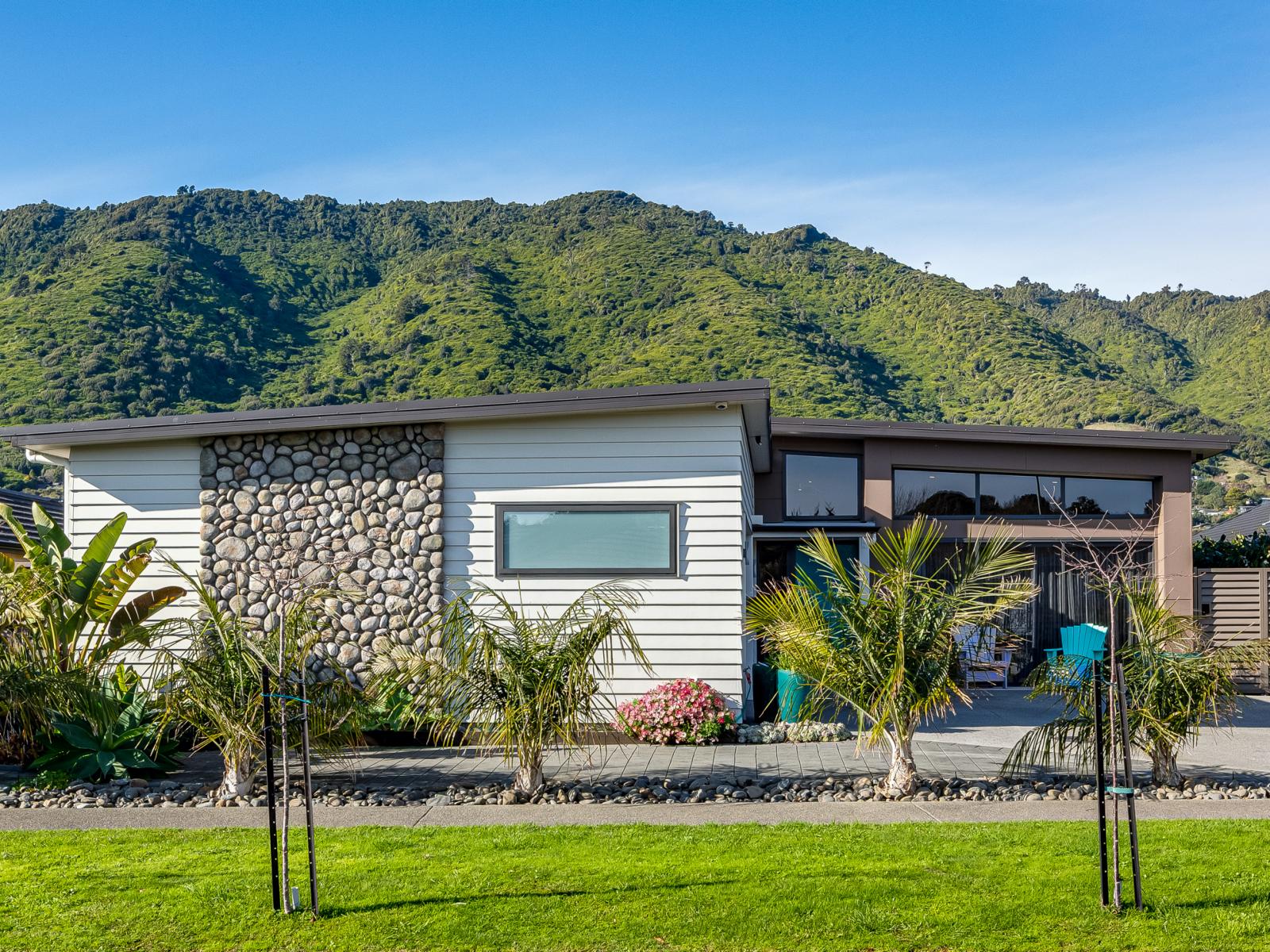 80 Waipunahau Road, Waikanae