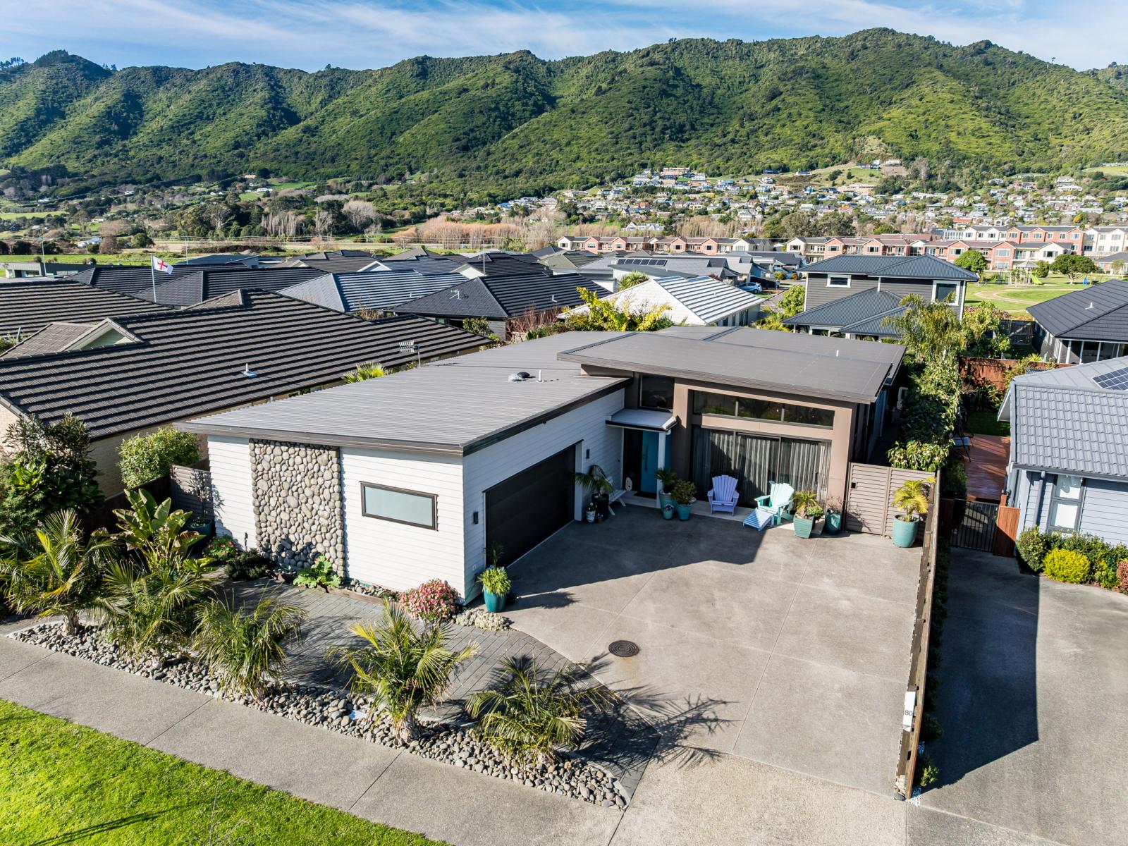 80 Waipunahau Road, Waikanae