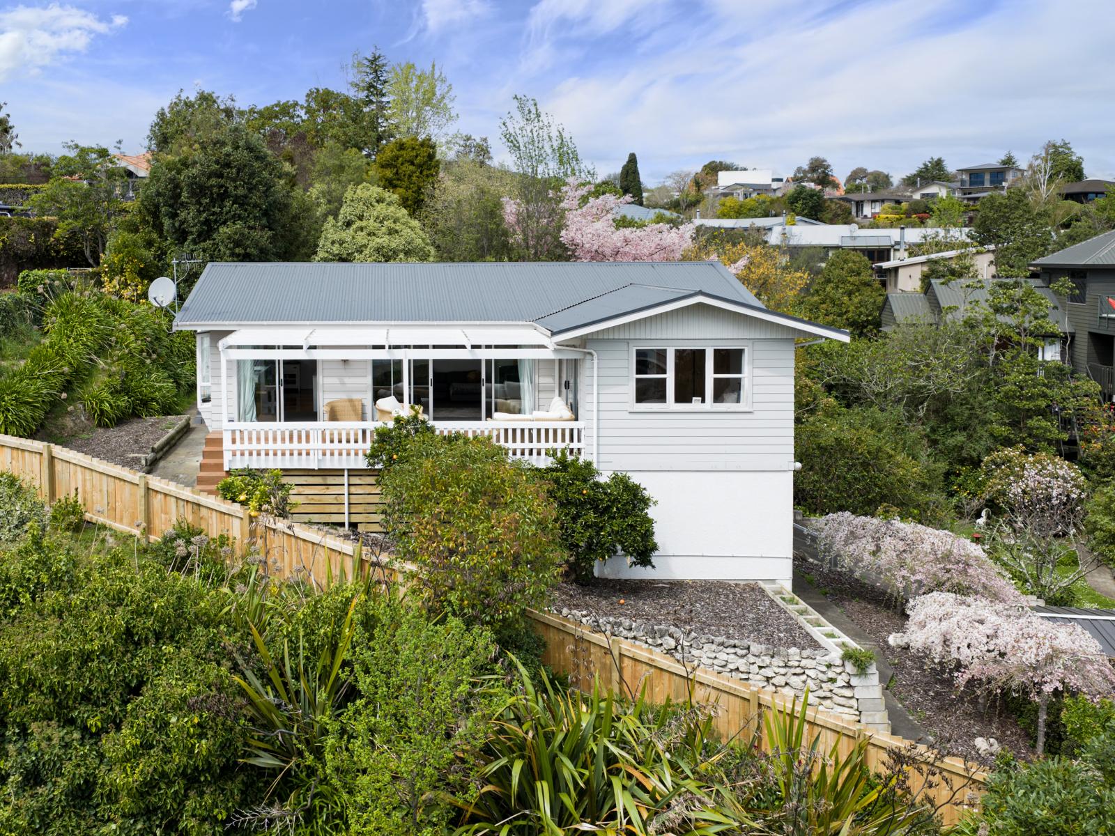 11 Busby Hill, Havelock North