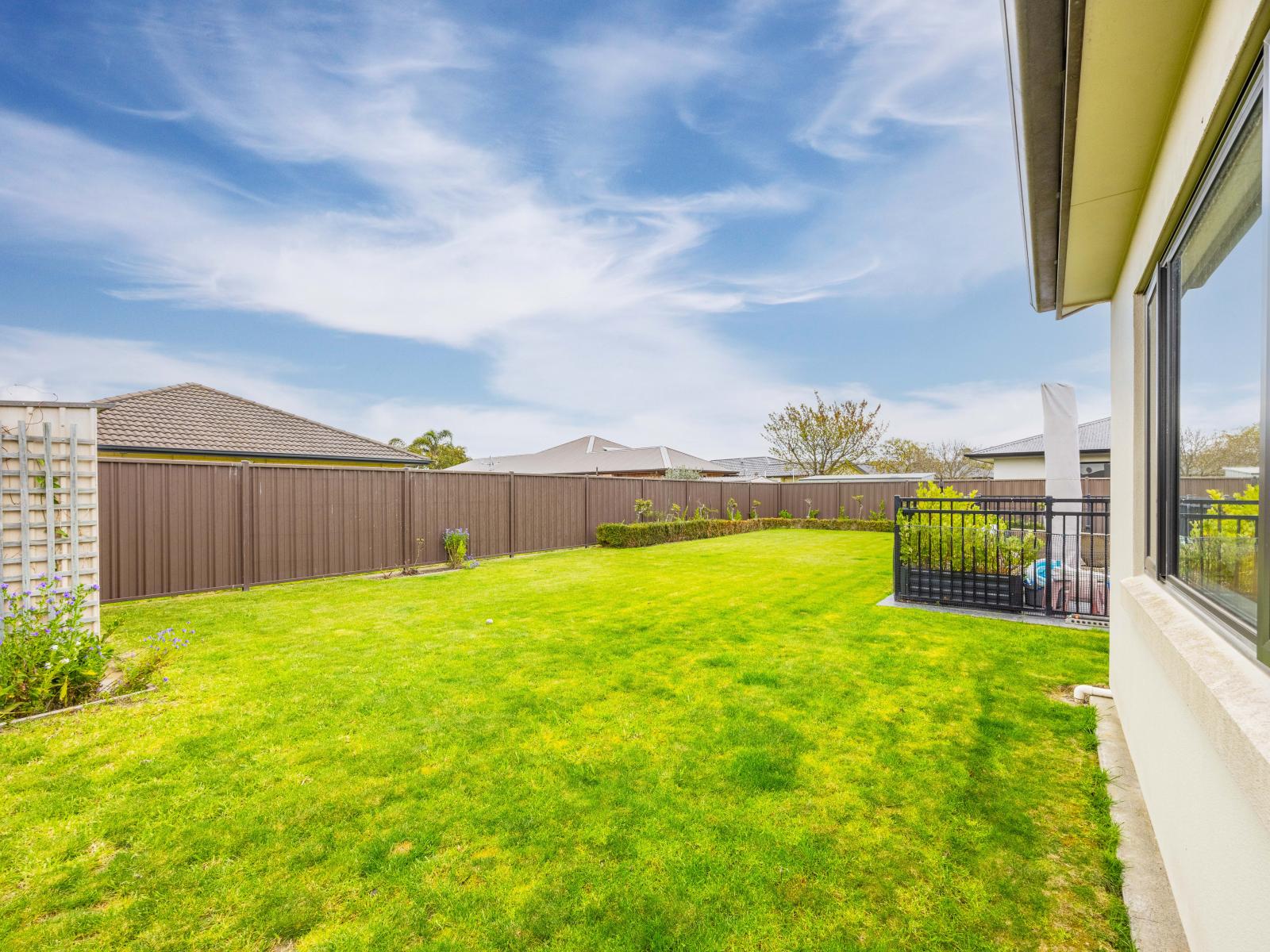 12 Inglis Place, Mahora