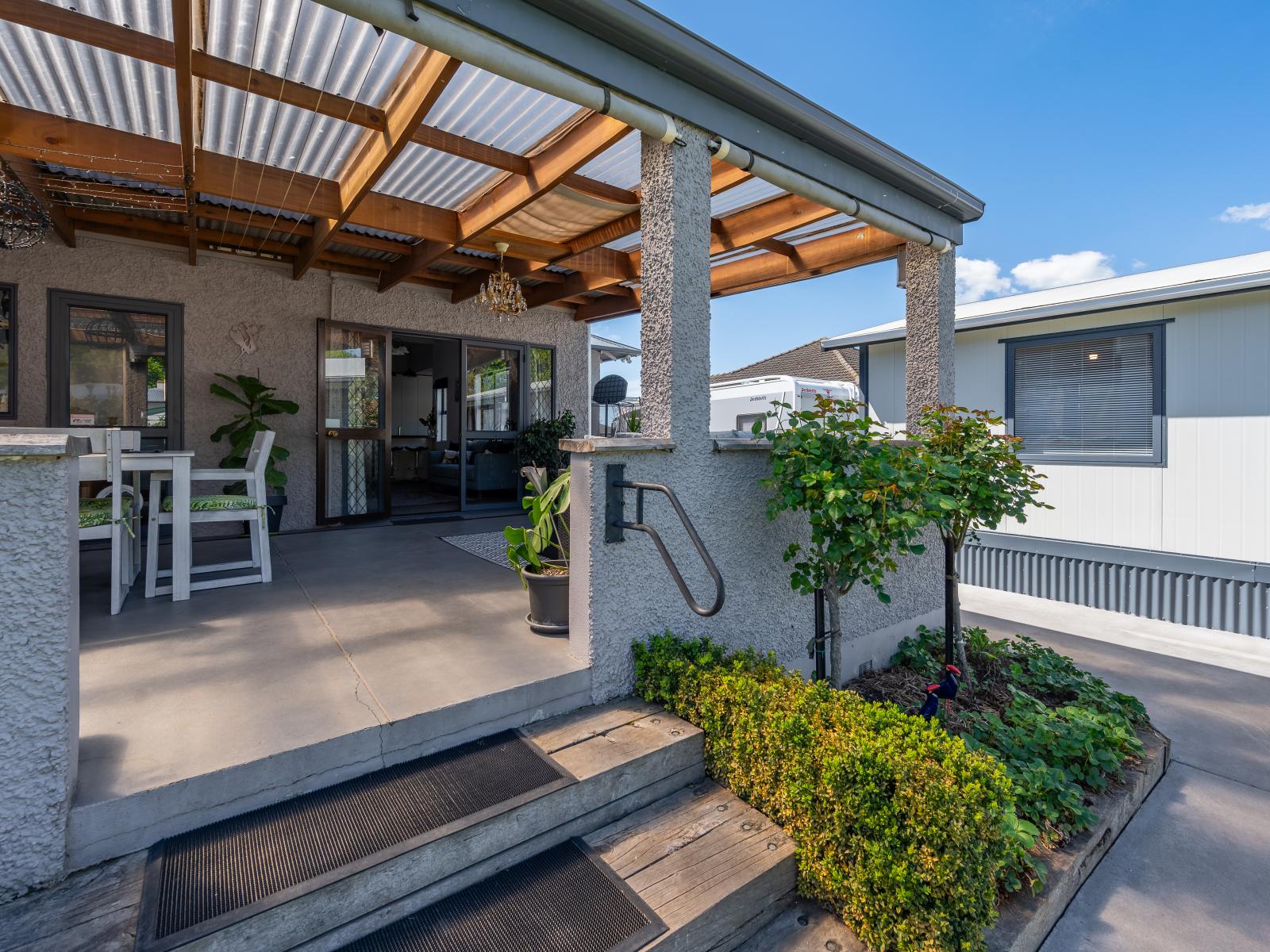 510 Burnett Street, Mahora