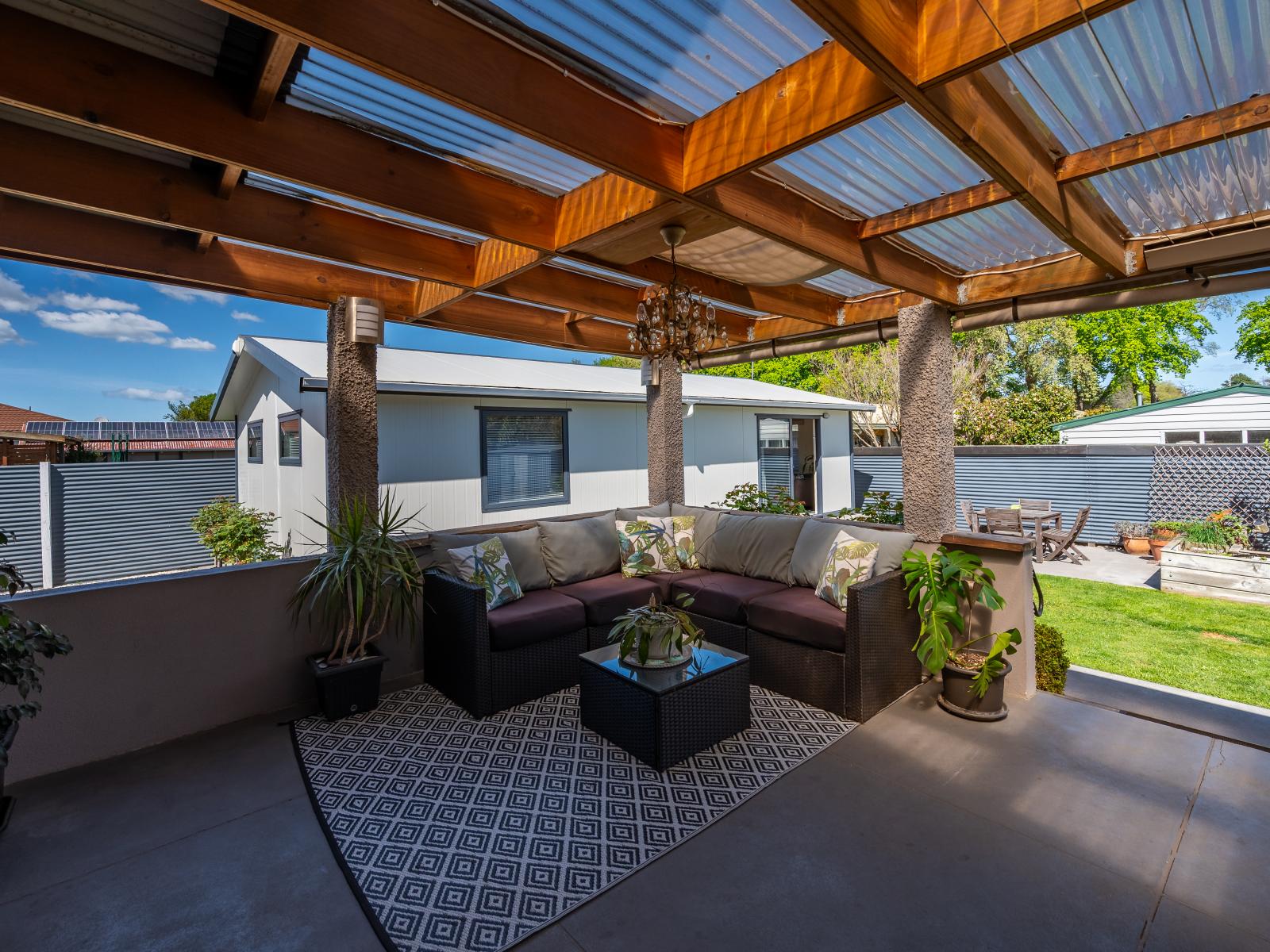 510 Burnett Street, Mahora