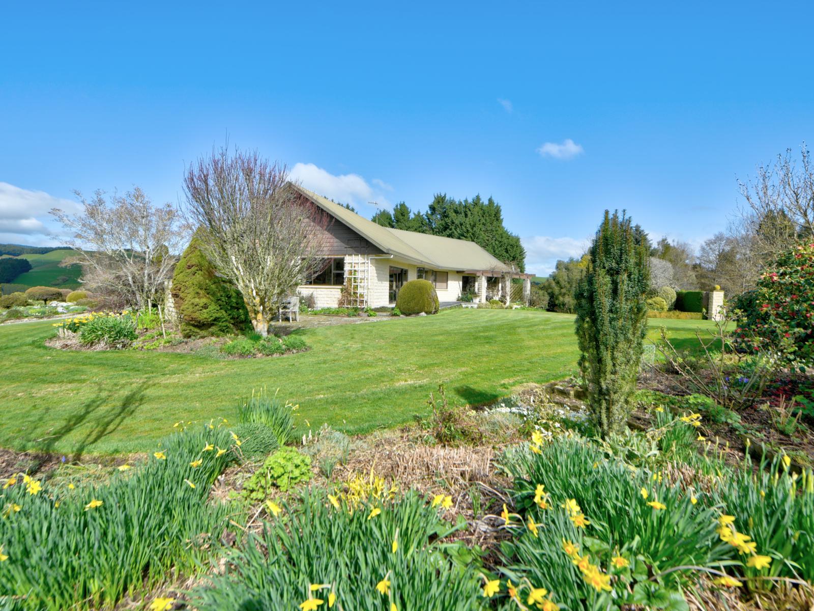 559 Waipahi Highway, Waikaka