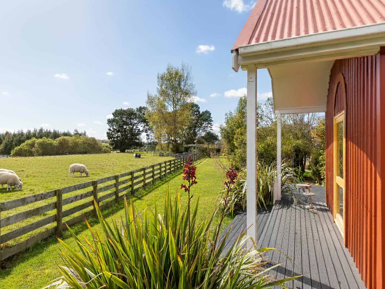 960 Norfolk Road, Carterton