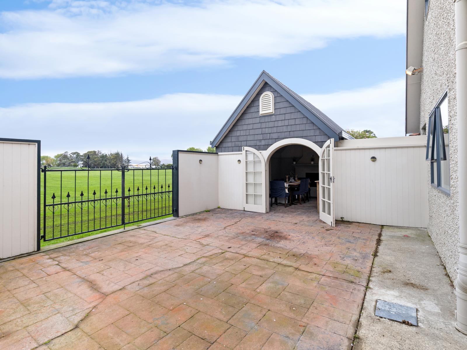 113 John F Kennedy Drive, Milson