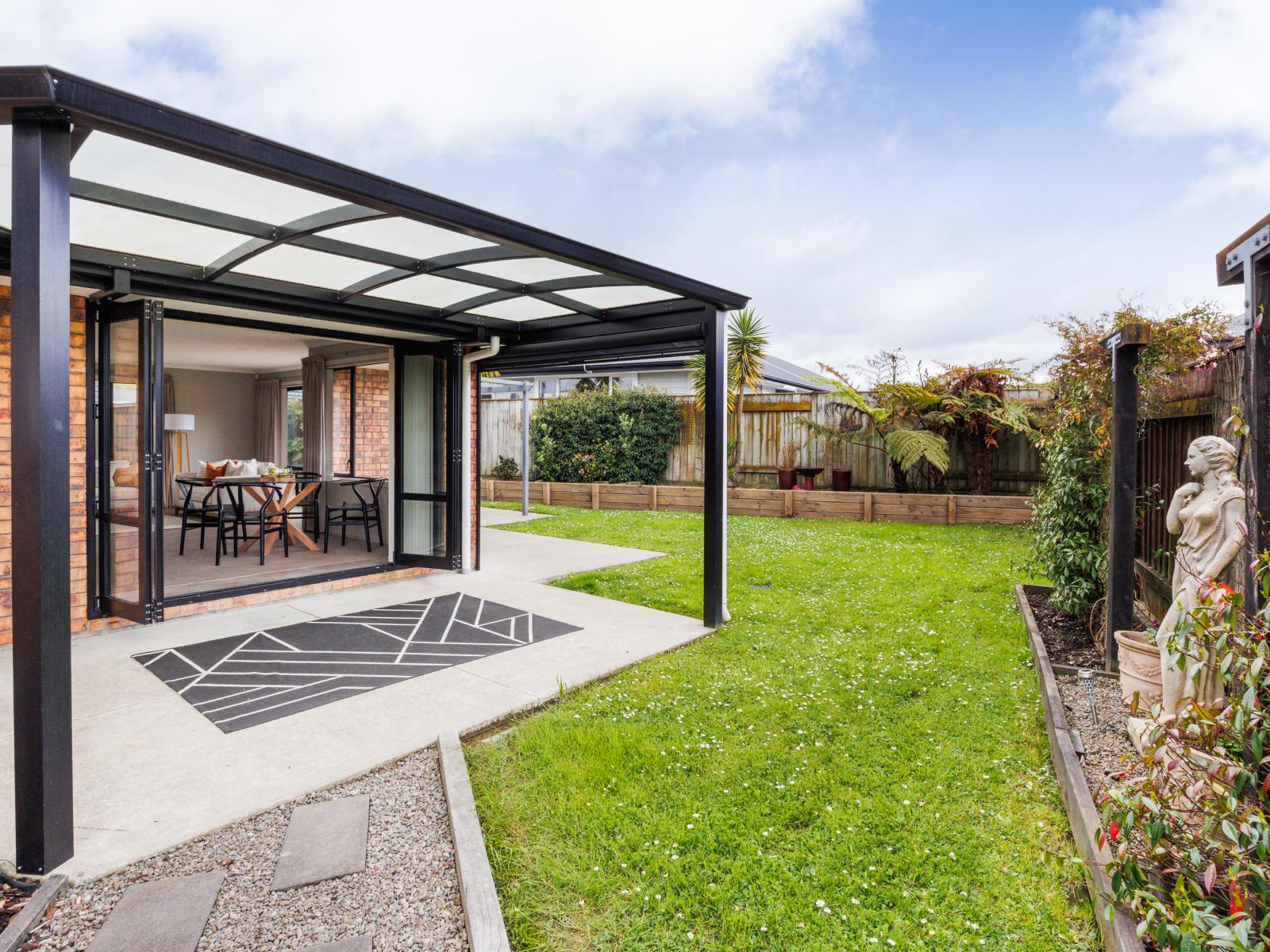 7 Lorenzo Place, Kelvin Grove