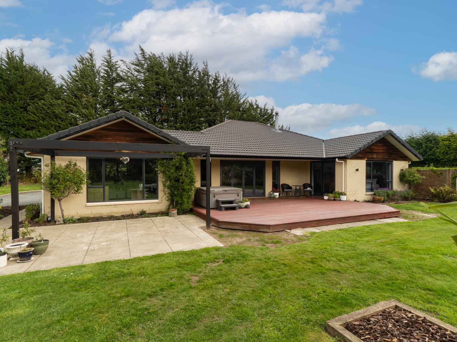 40 Matua Grove, Otatara