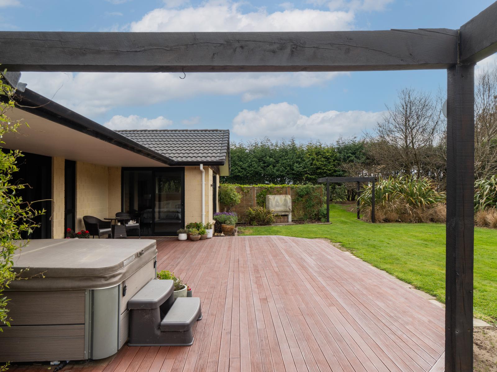40 Matua Grove, Otatara