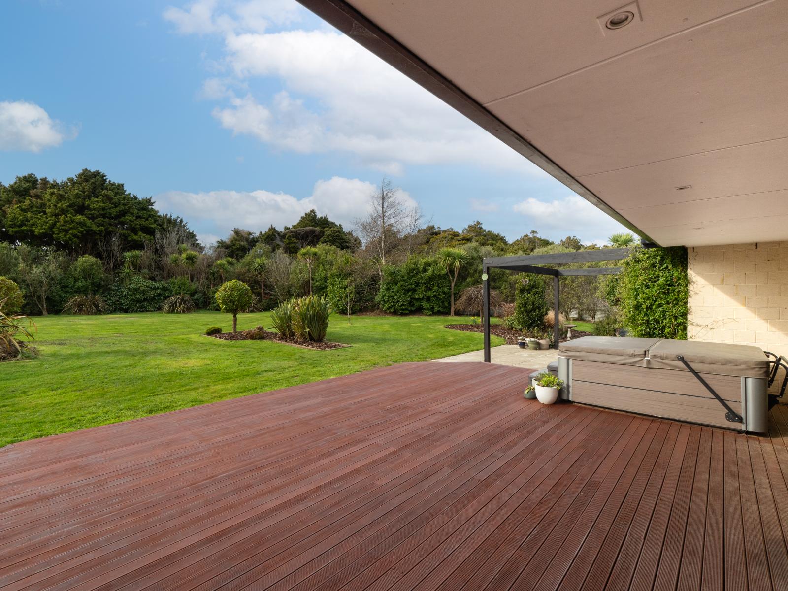40 Matua Grove, Otatara