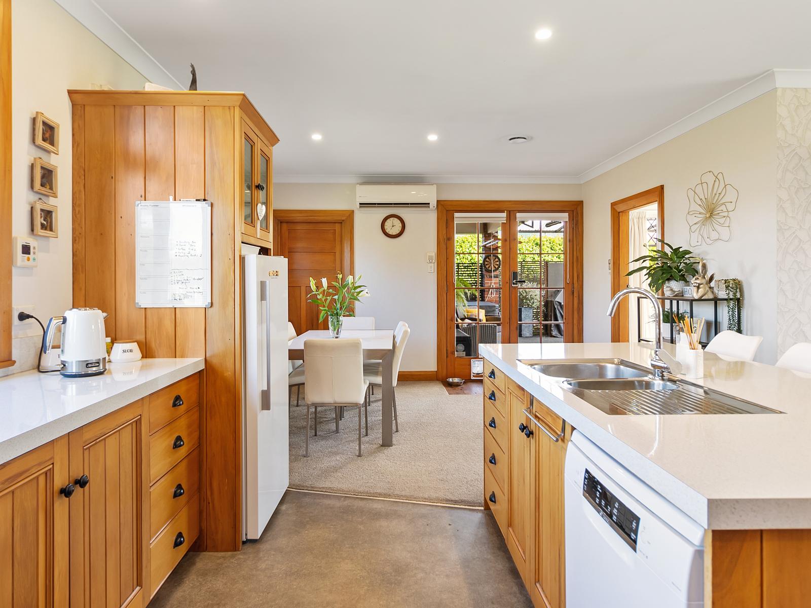 158B North Street, West End