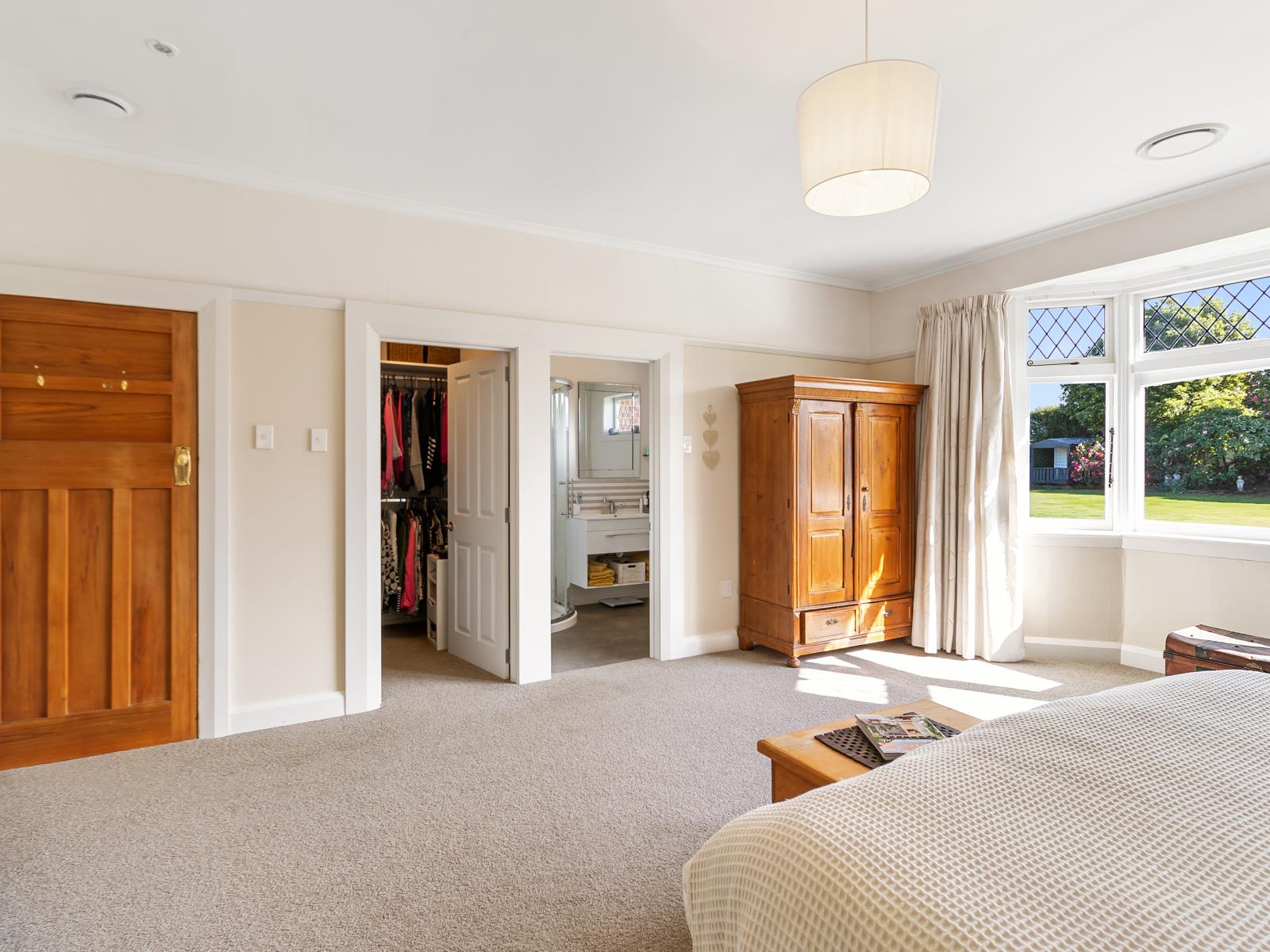 158B North Street, West End