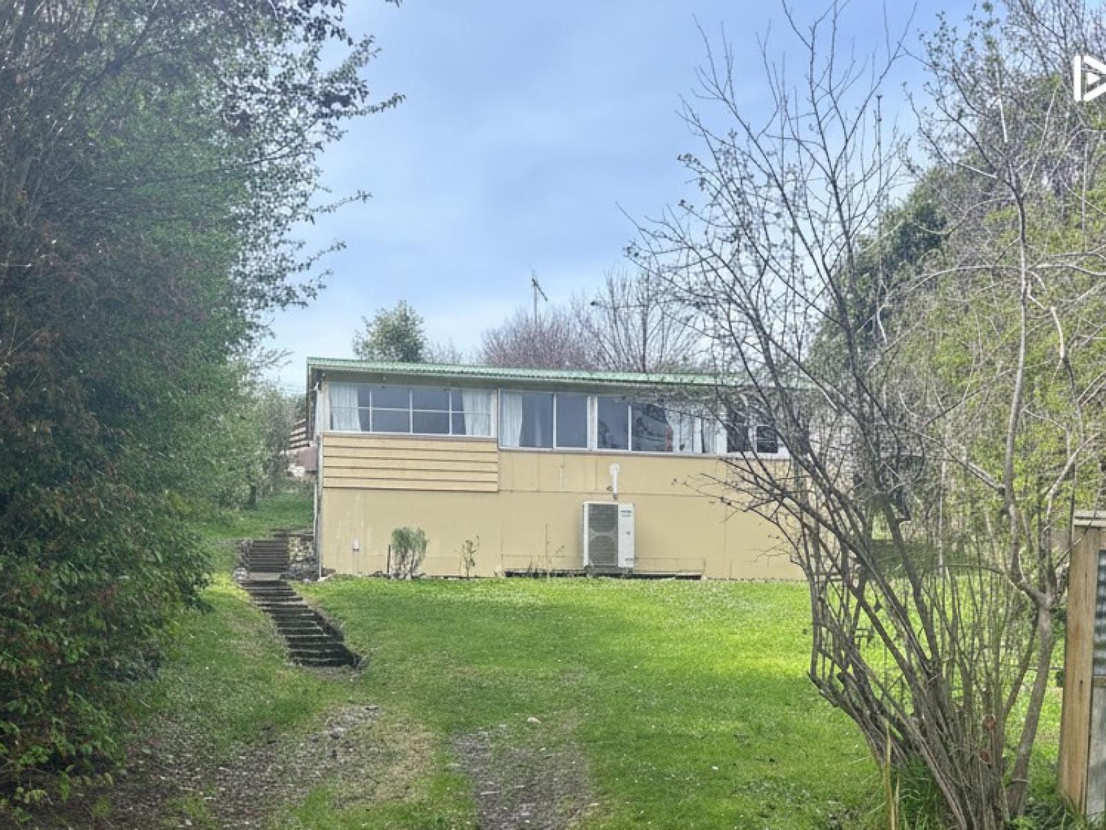 8 School Road, Kakanui