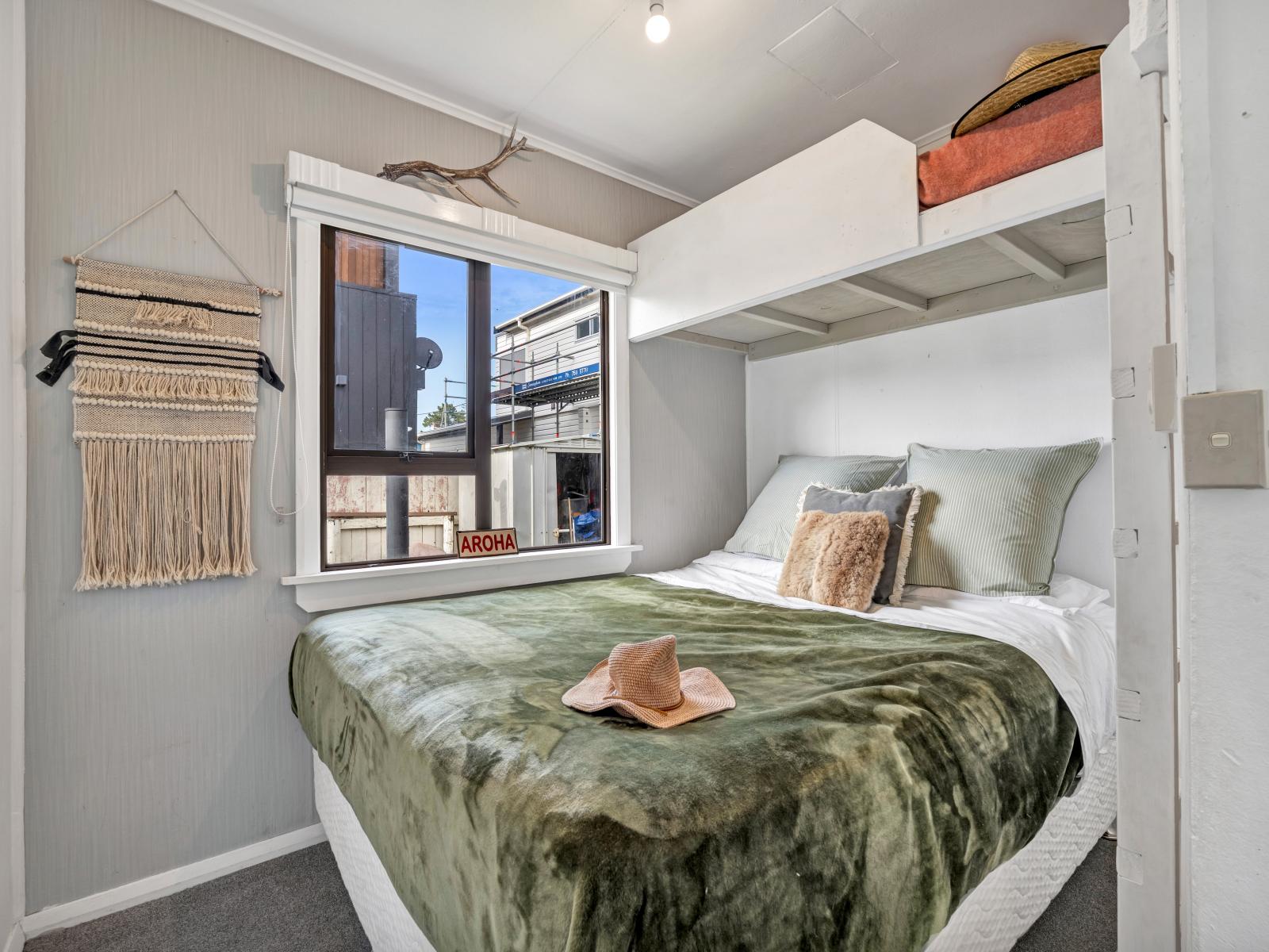 52 Fifth Avenue, Urenui