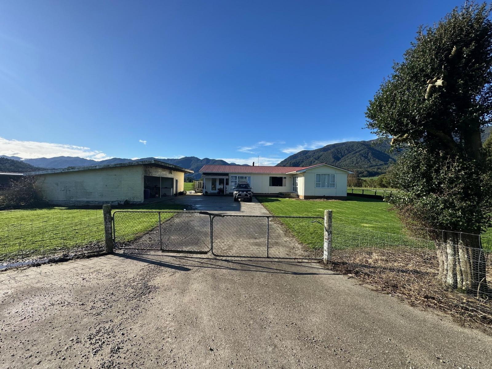 451 Umere Road, Karamea