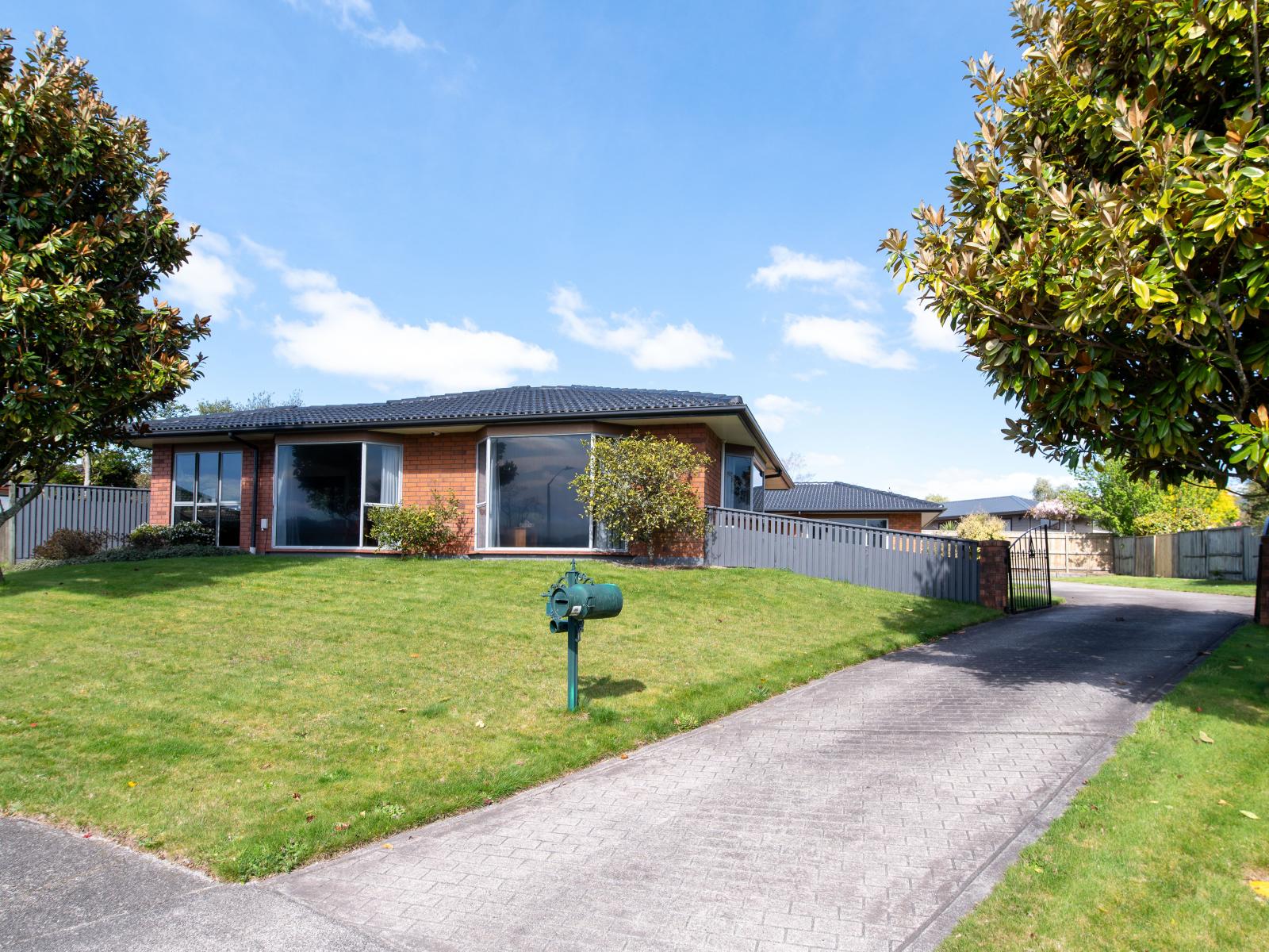 20 Kahurangi Drive, Lynmore