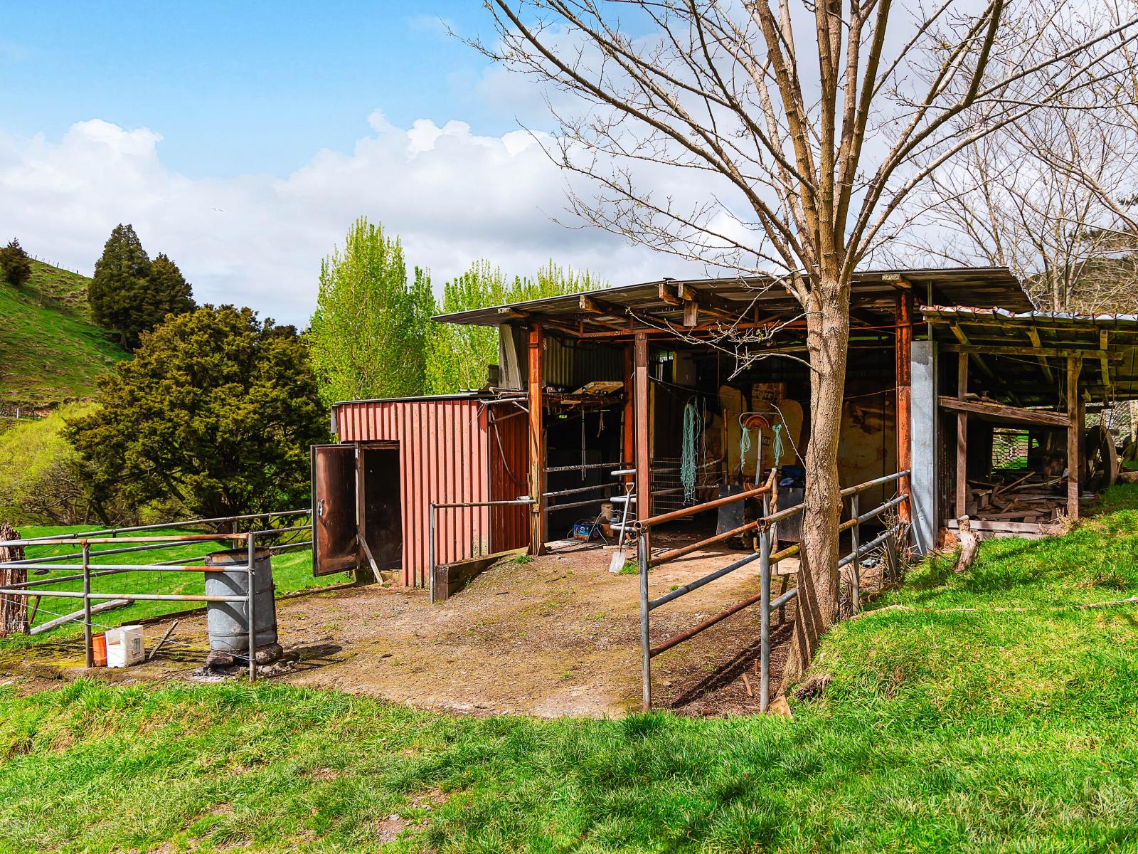 162 Okahukura Saddle Road, Matiere