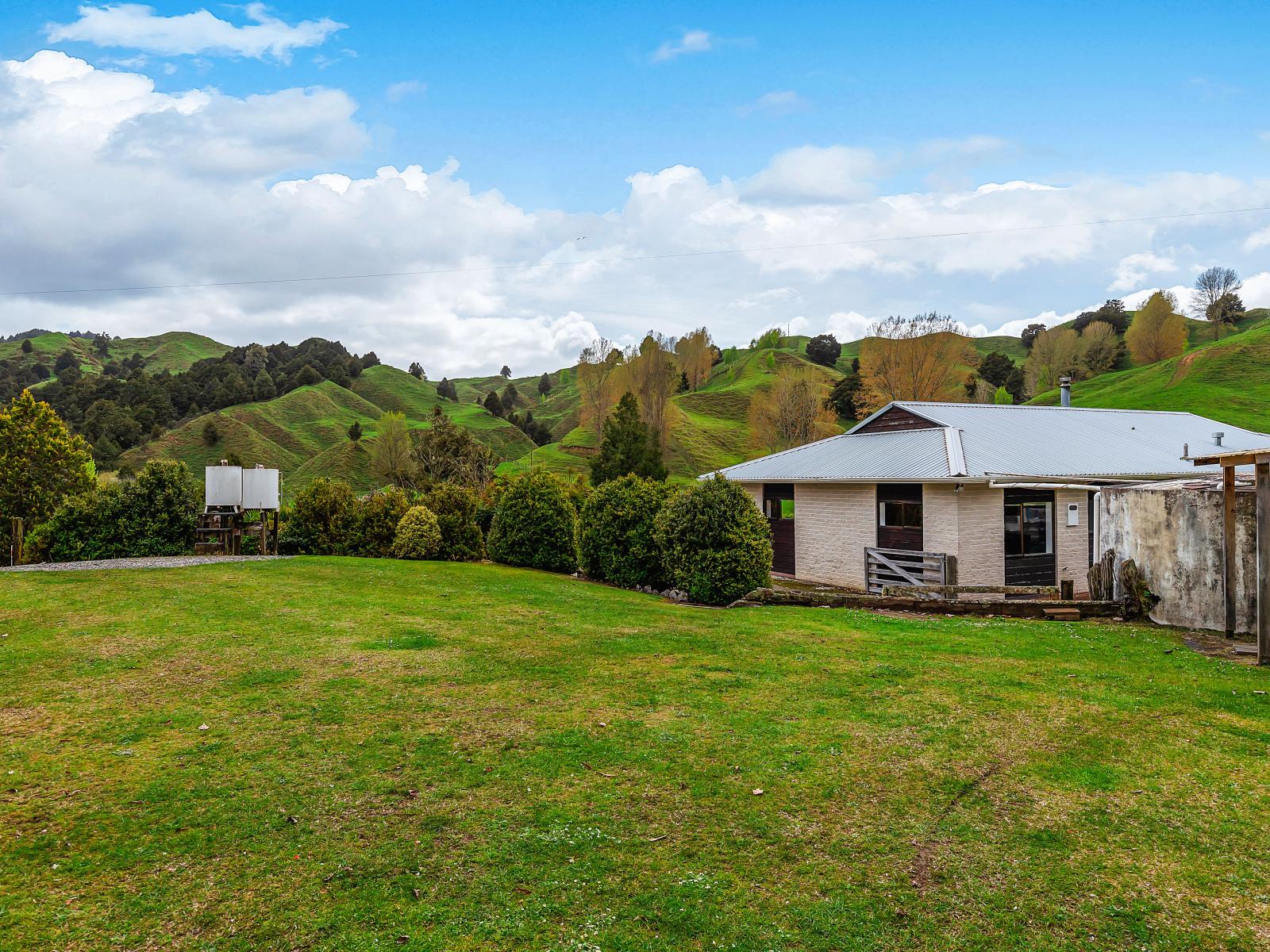 162 Okahukura Saddle Road, Matiere
