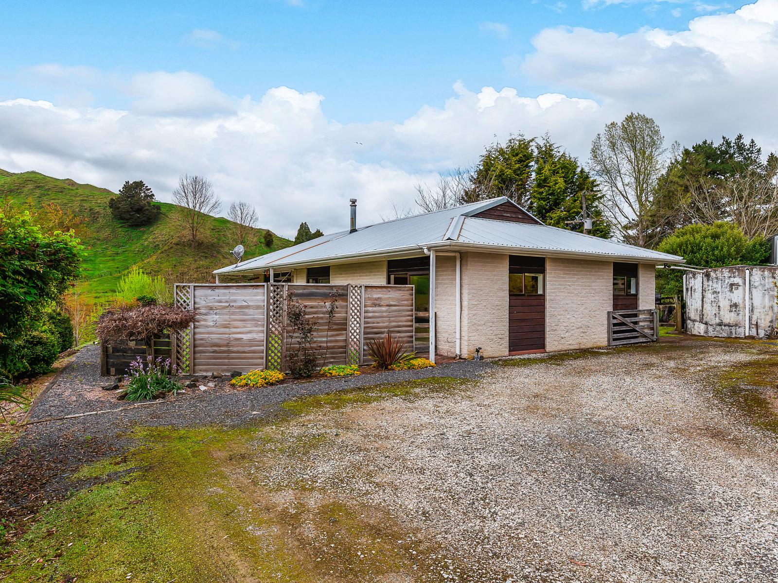 162 Okahukura Saddle Road, Matiere