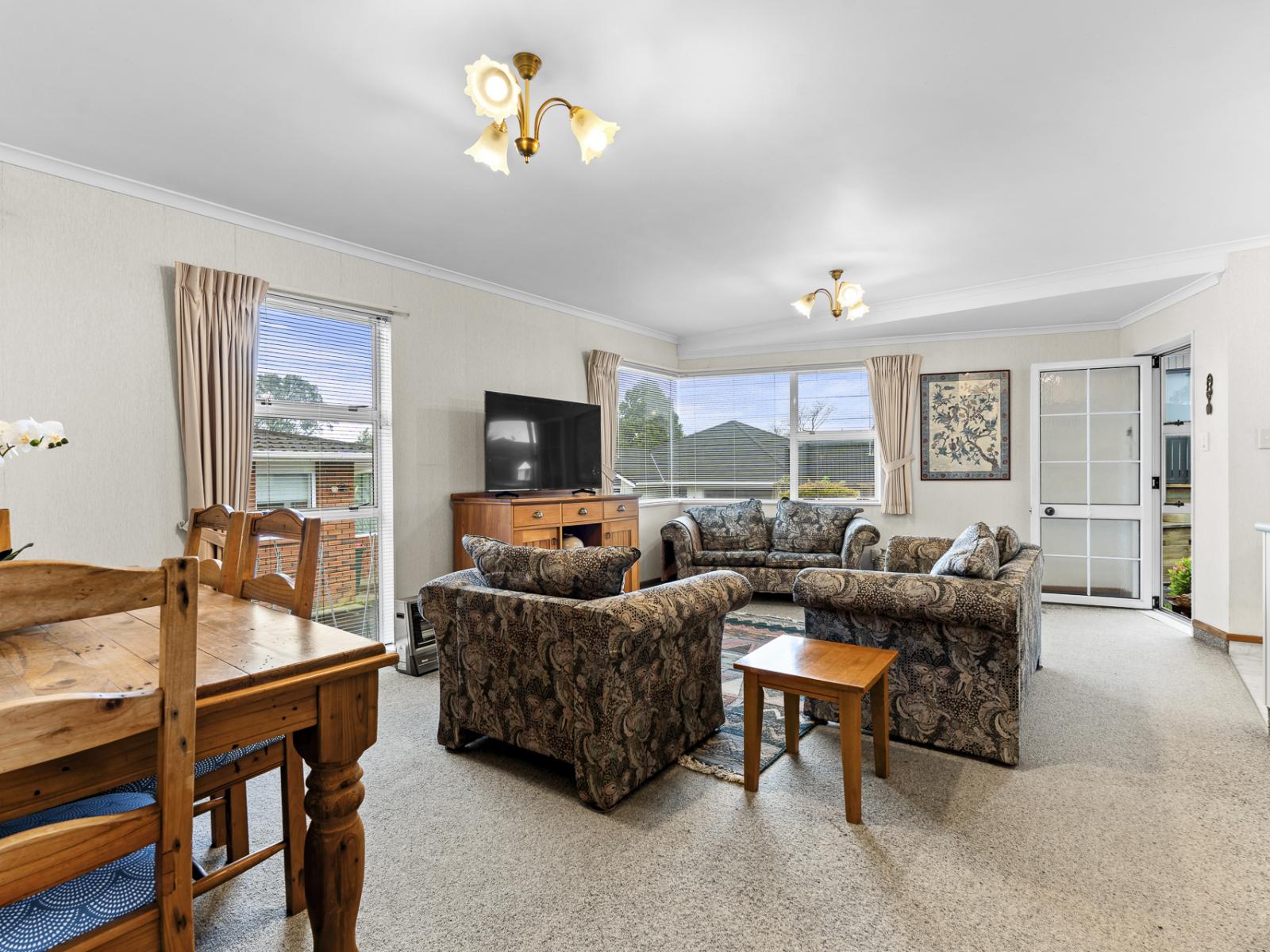 8 Burns Street, Westown