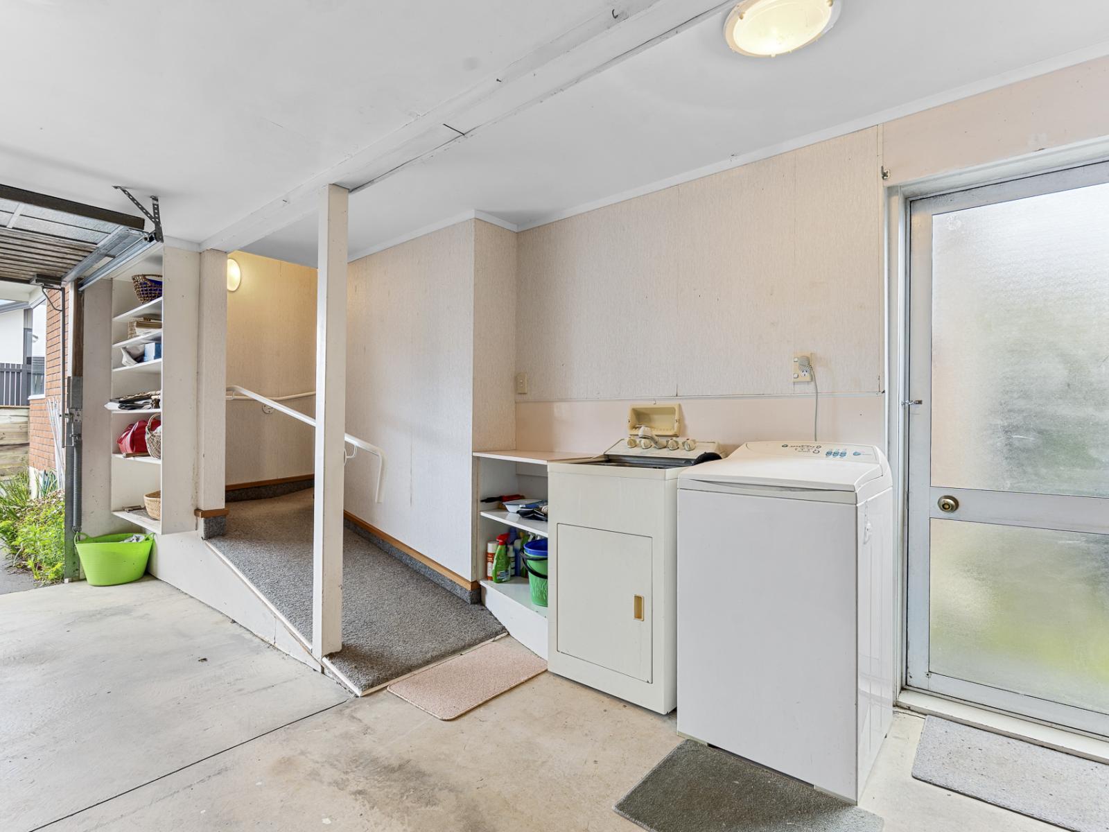 8 Burns Street, Westown
