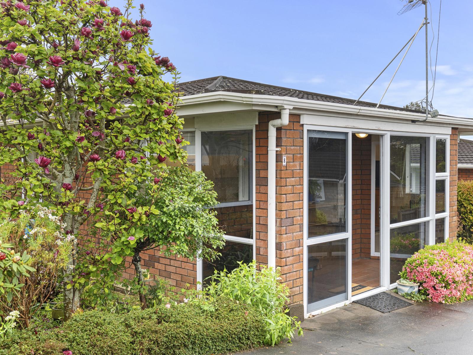 8 Burns Street, Westown
