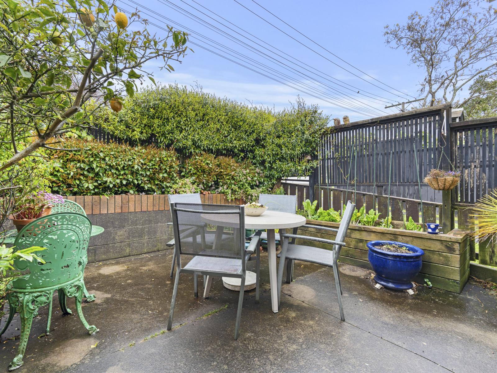 8 Burns Street, Westown