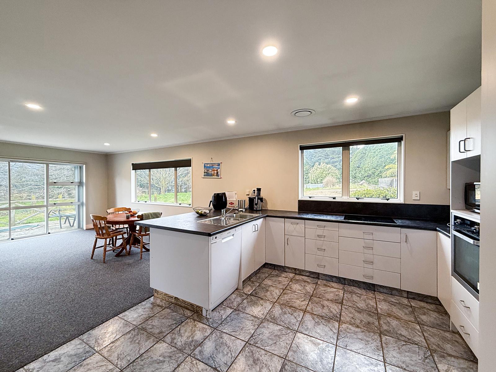 625 Table Flat Road, Apiti