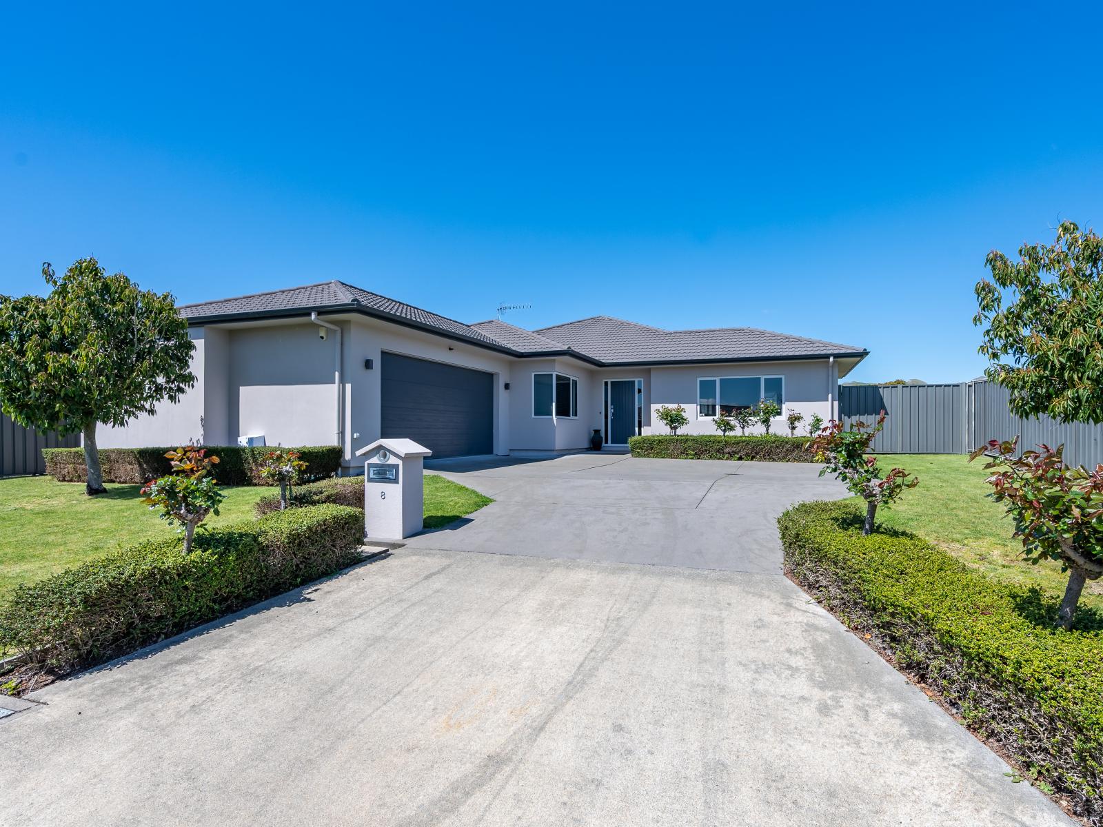 8 Karoola Place, Havelock North