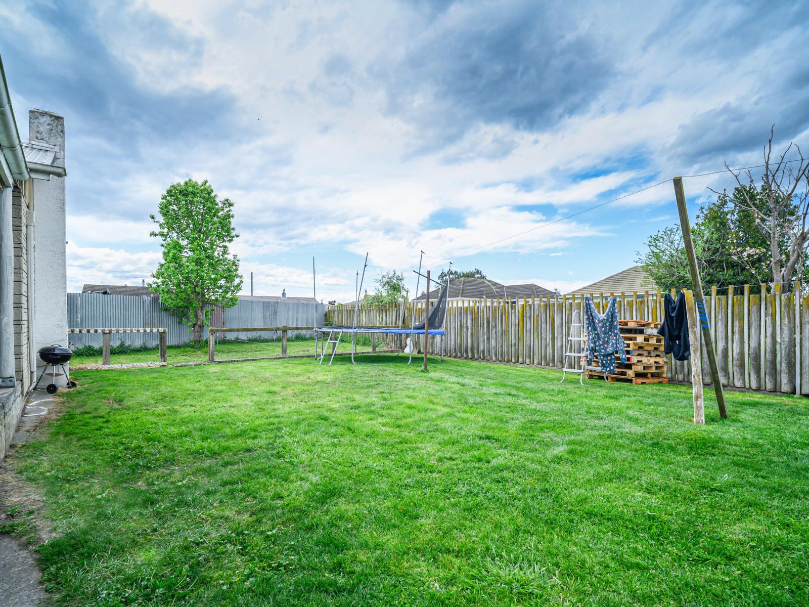 301 Ruru Place, Camberley