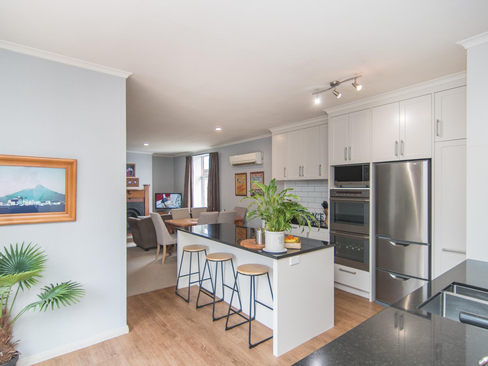 9 Woodlands Road, Parkside
