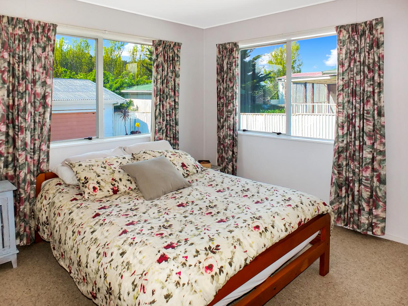 7 Hennessy Street East, Foxton Beach