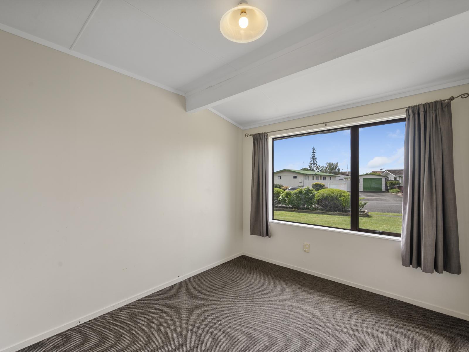 51 Spriggs Crescent, Greenmeadows