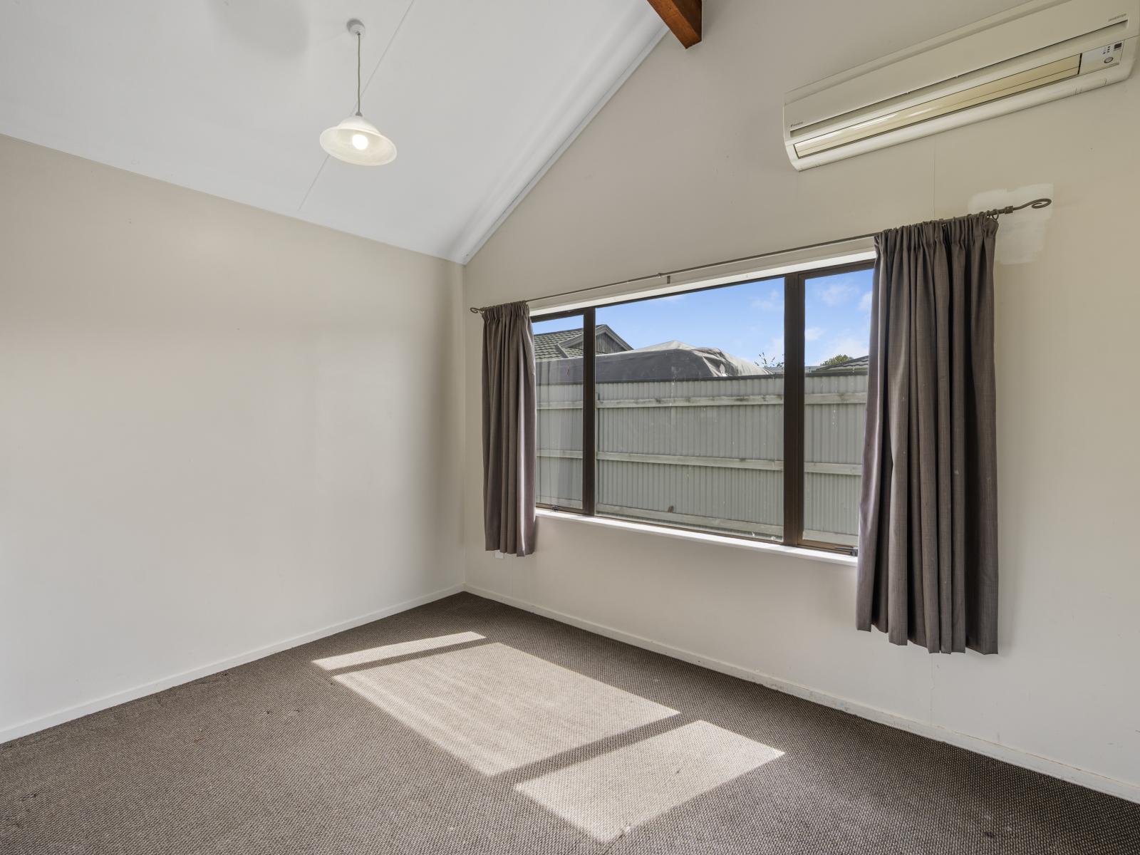 51 Spriggs Crescent, Greenmeadows