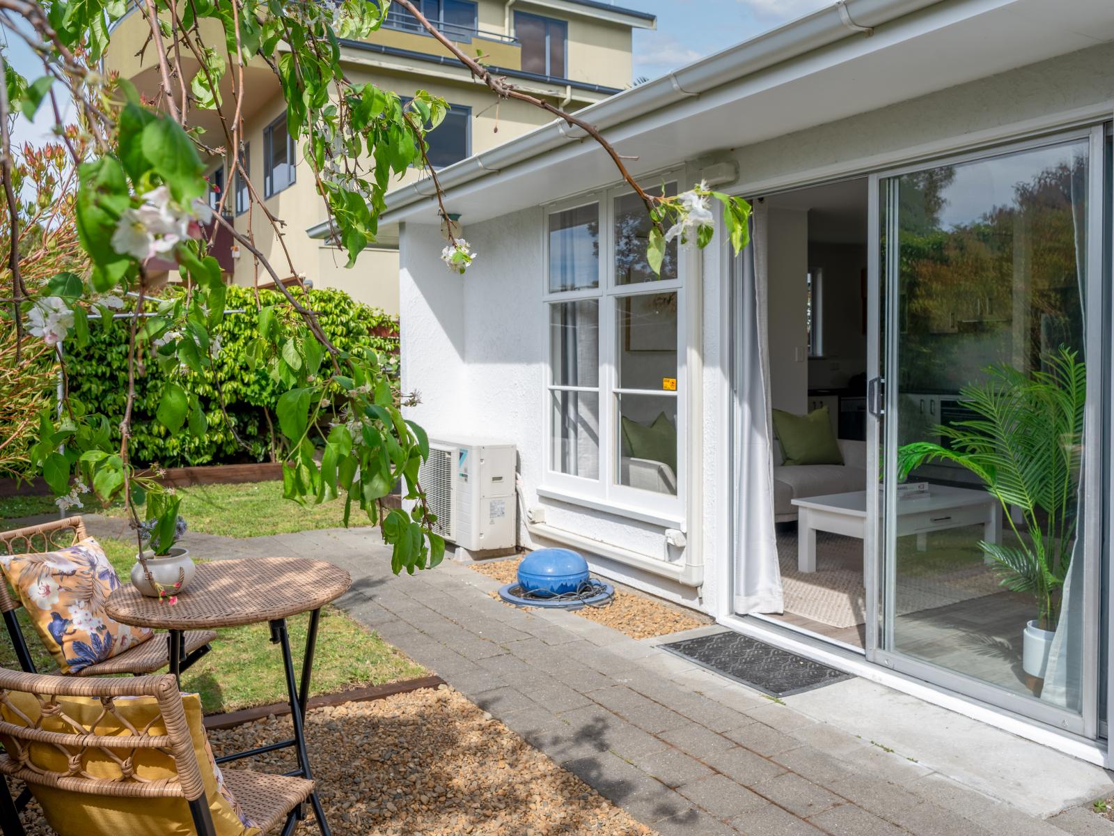 Unit 3, 10A Meeanee Quay, Westshore