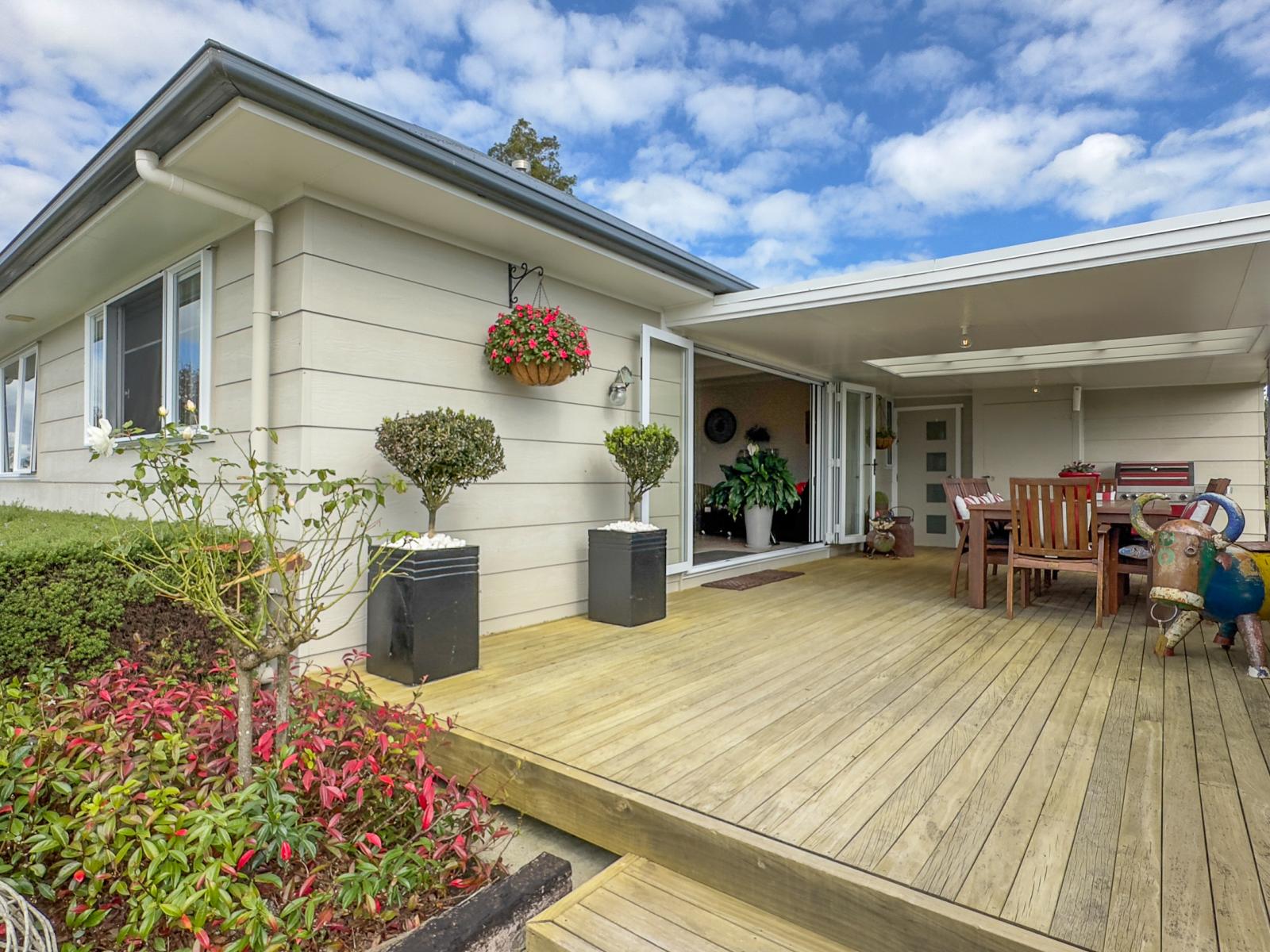153 Captain Cook Road, Netherton