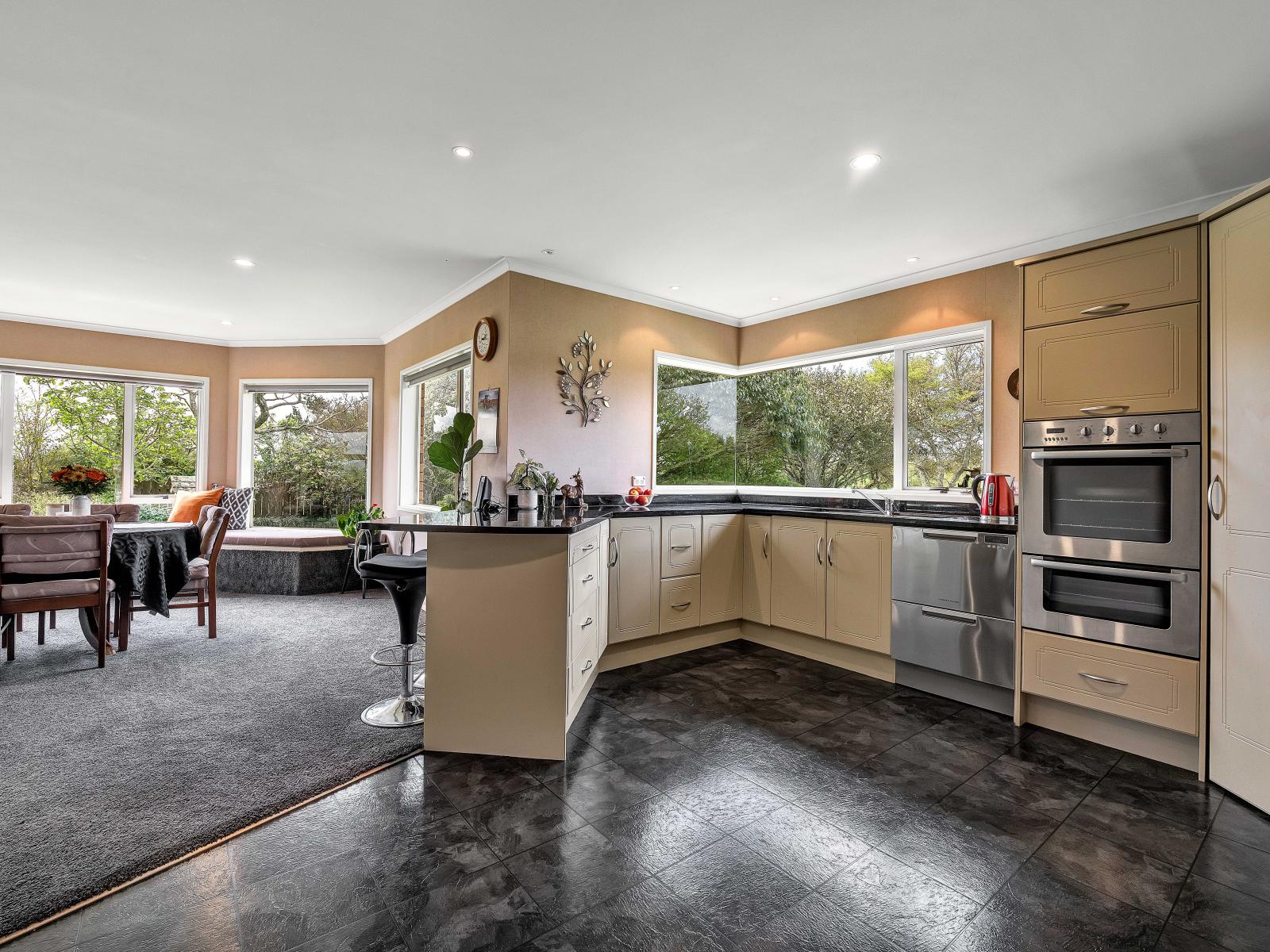 550 Mountain Road, Lepperton