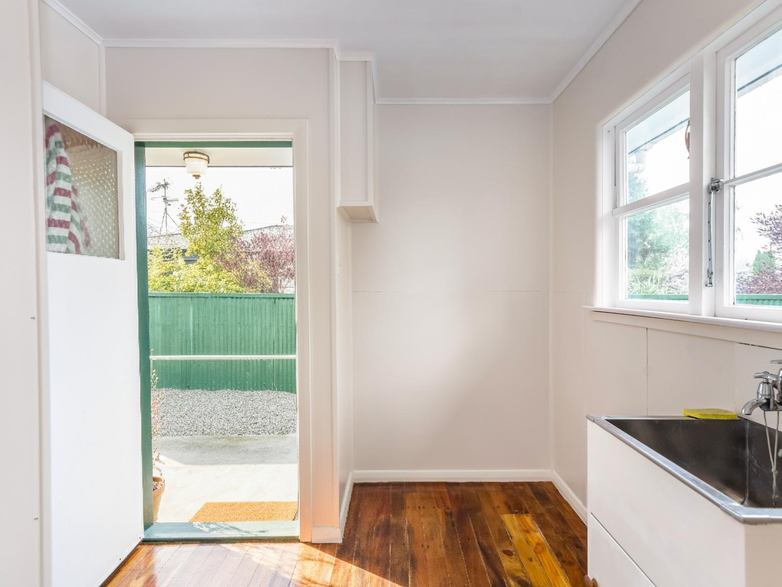 27 Brooklyn Road, Carterton