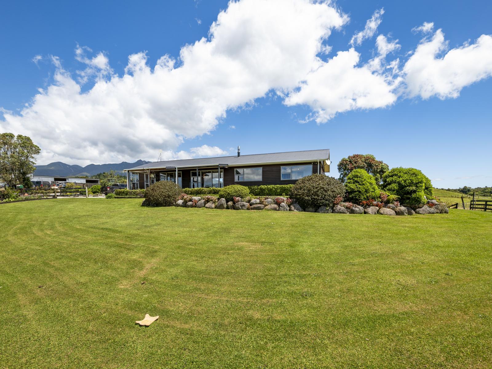 1, 415 Kirihau Road, Koru