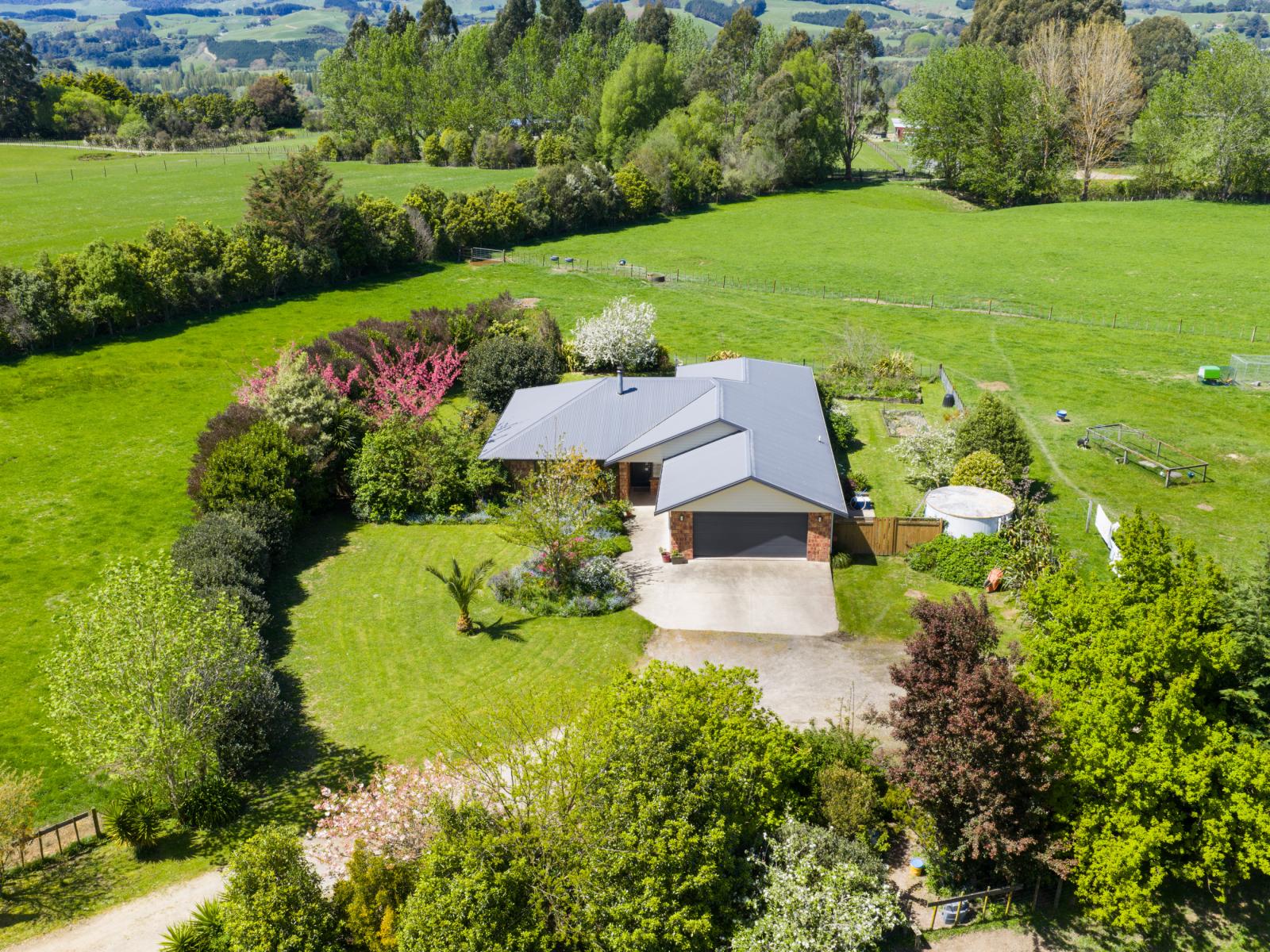 946F Finnis Road, Pohangina