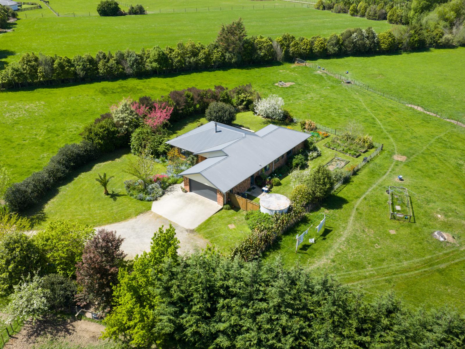 946F Finnis Road, Pohangina