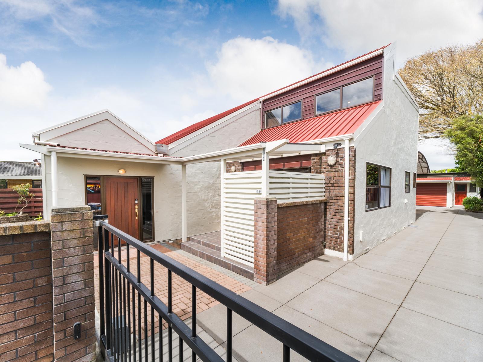 16 Akaroa Avenue, Awapuni