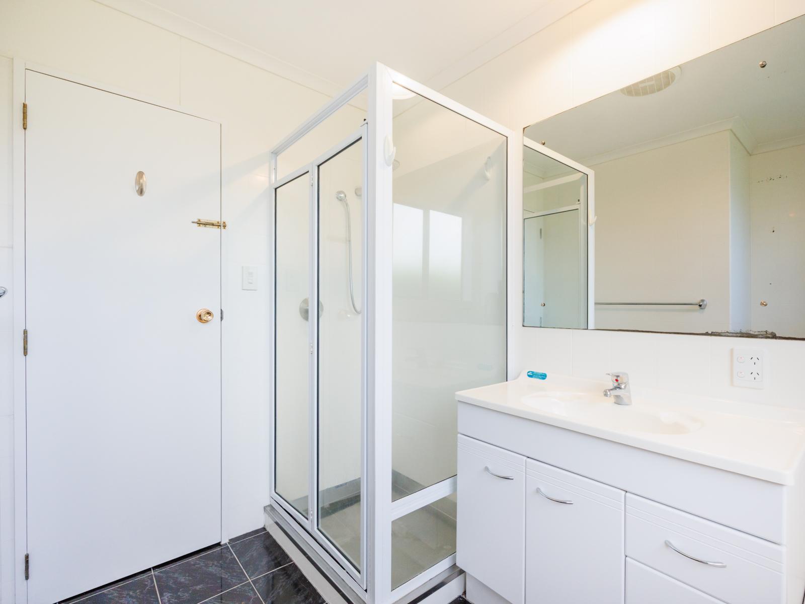 9 Shamrock Street, Takaro