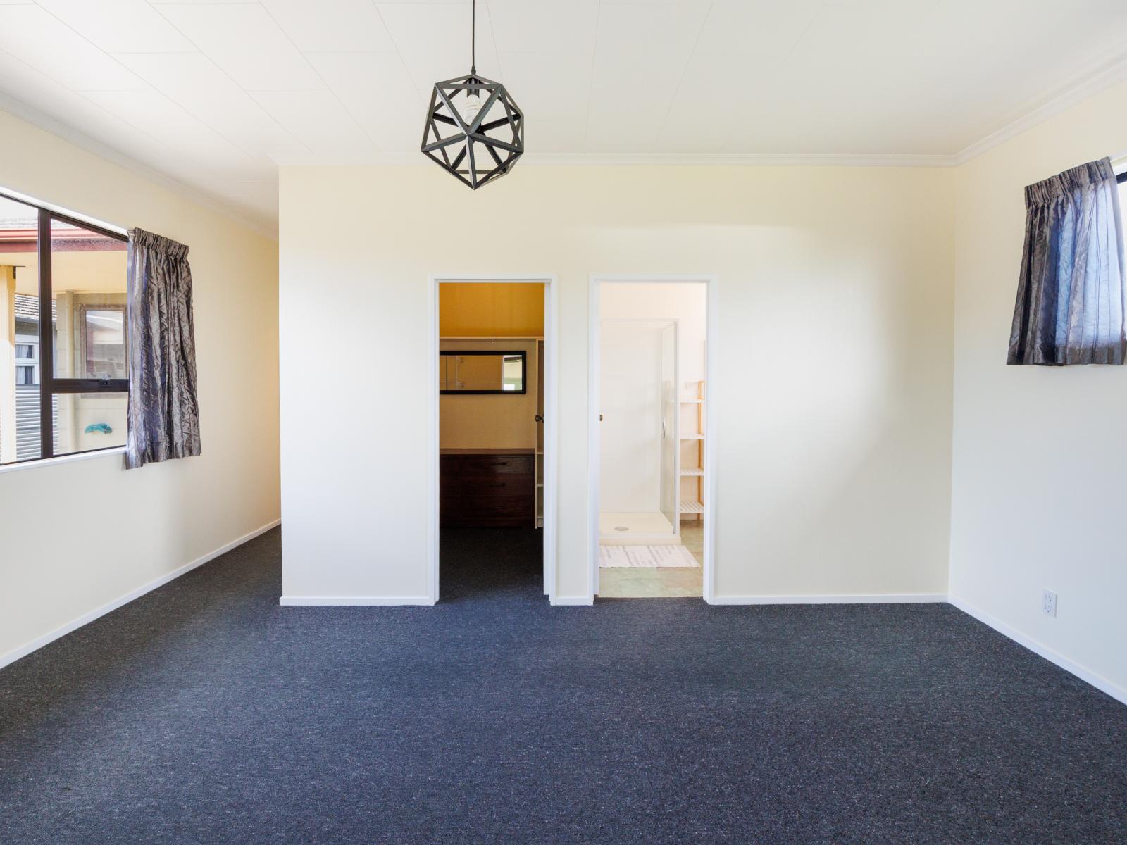 9 Shamrock Street, Takaro