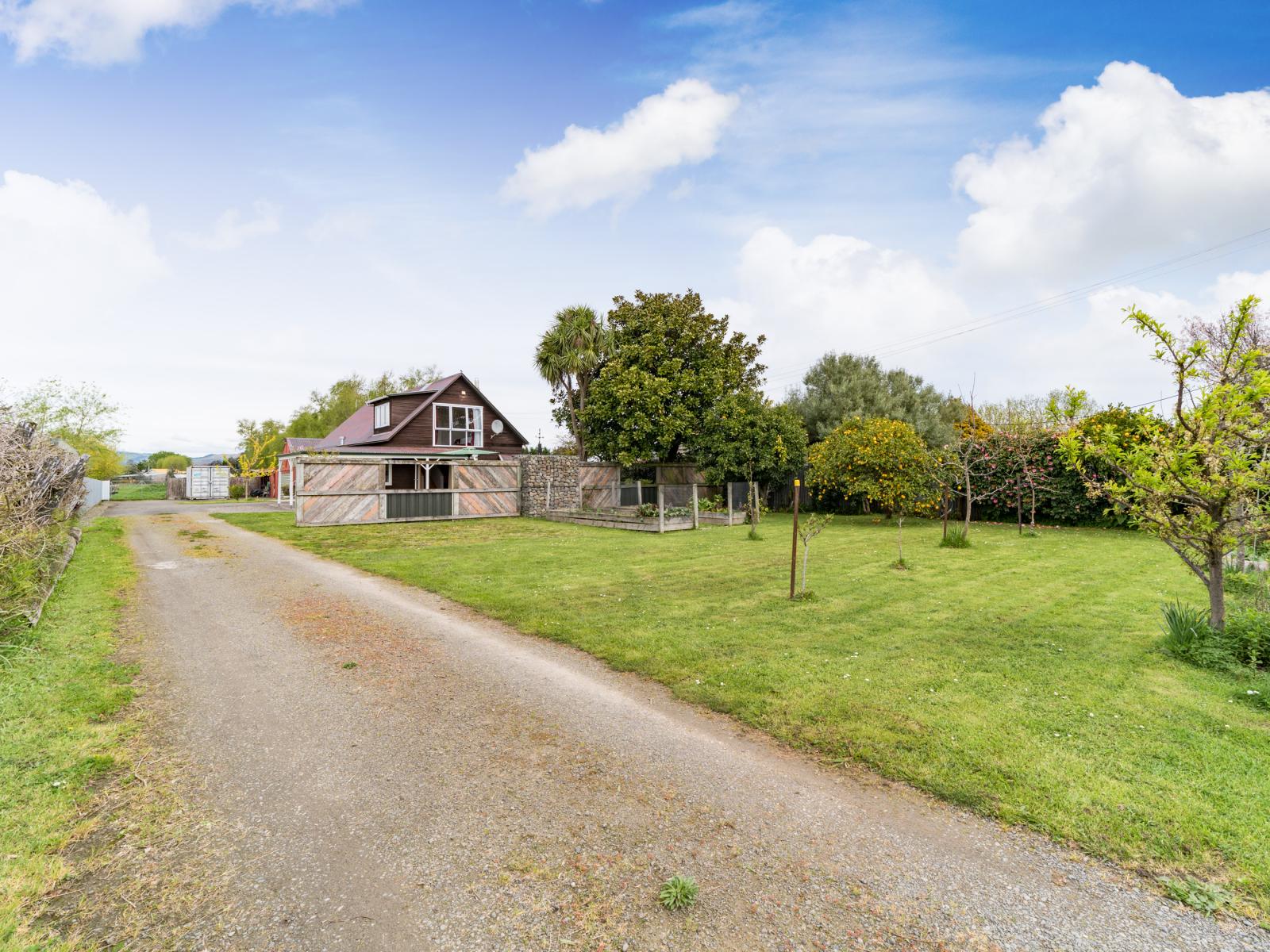 32 Pioneer Highway, Awapuni