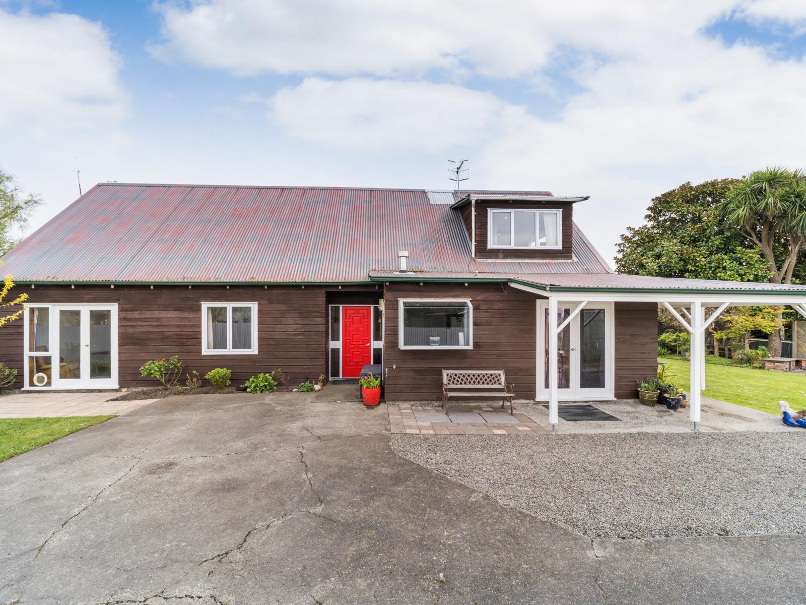 32 Pioneer Highway, Awapuni