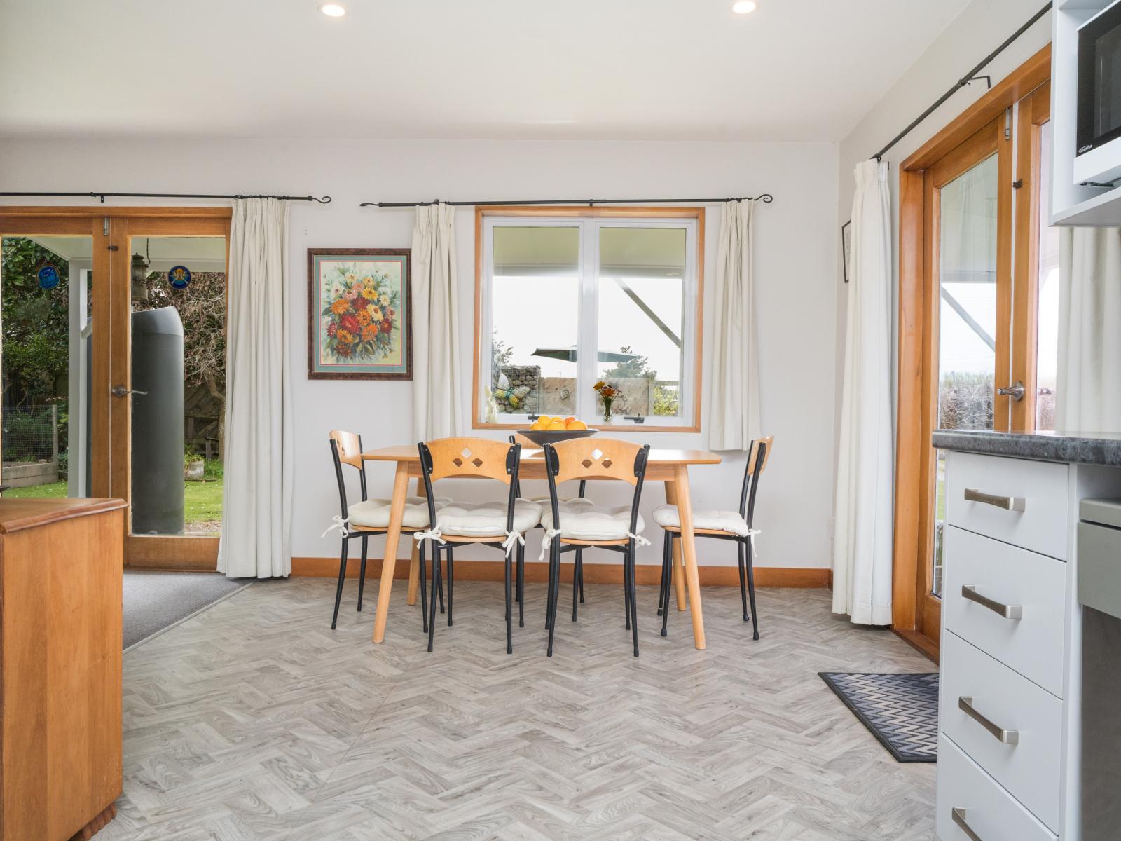 32 Pioneer Highway, Awapuni